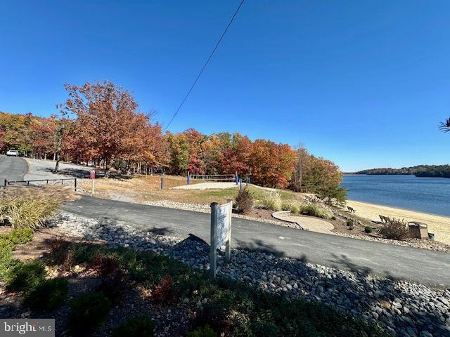 LAKE HOLIDAY ESTATES - Land
