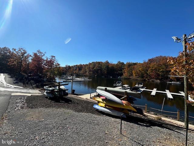 LAKE HOLIDAY ESTATES - Land