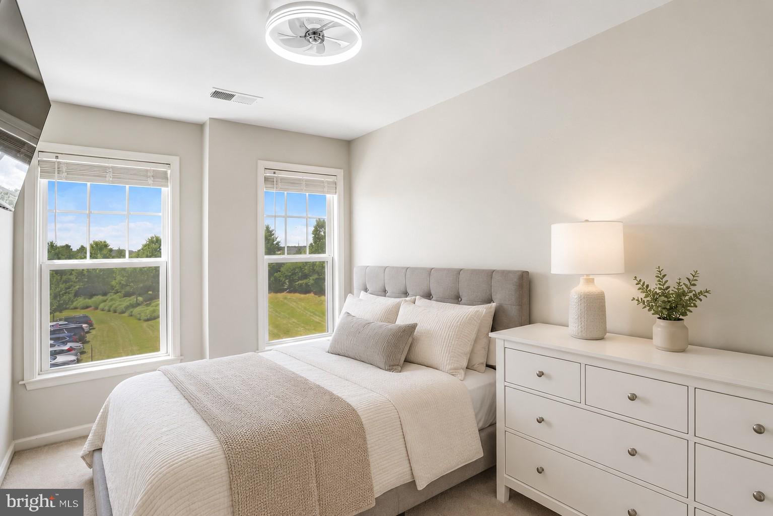 BROADLANDS STATION - Residential