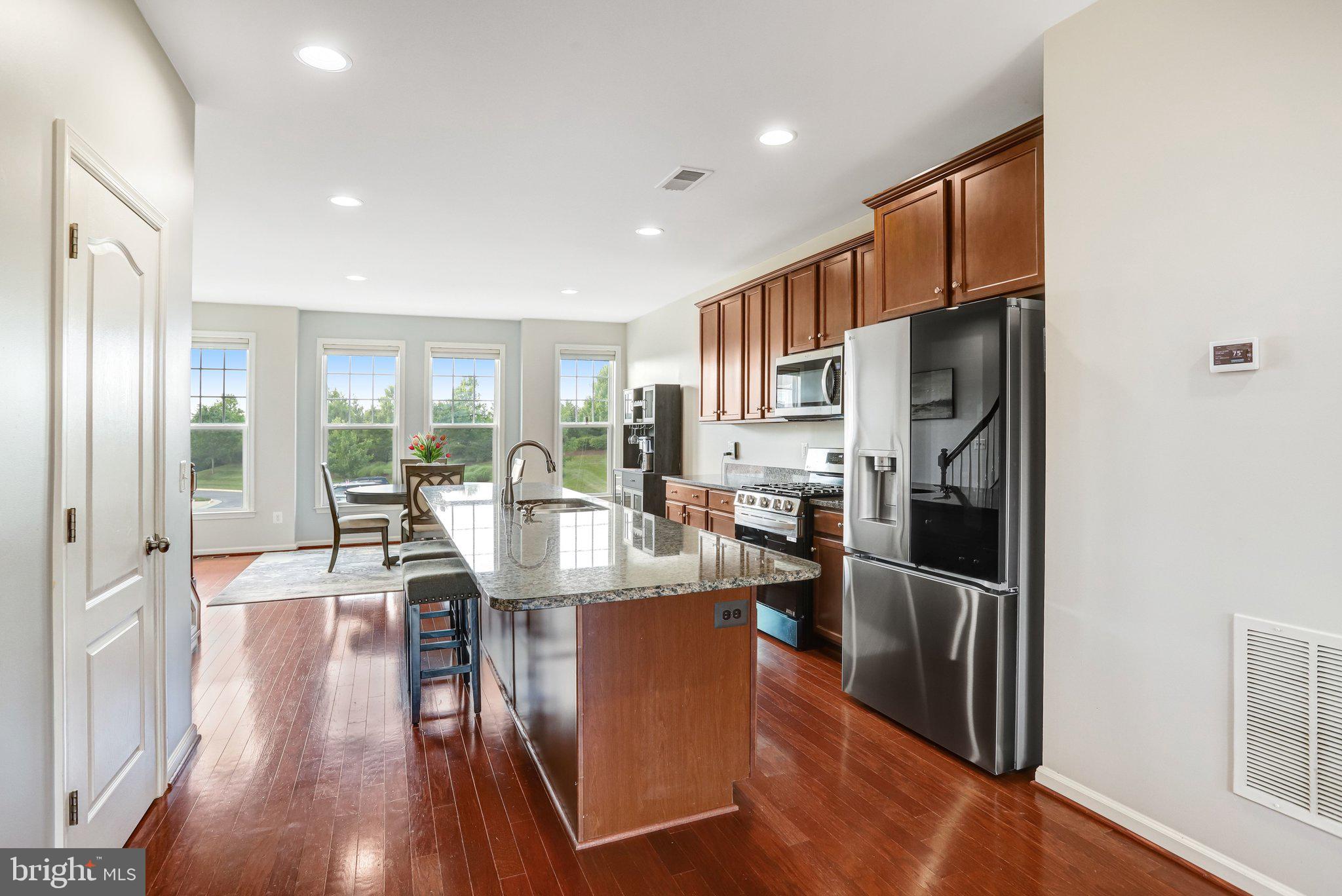 BROADLANDS STATION - Residential