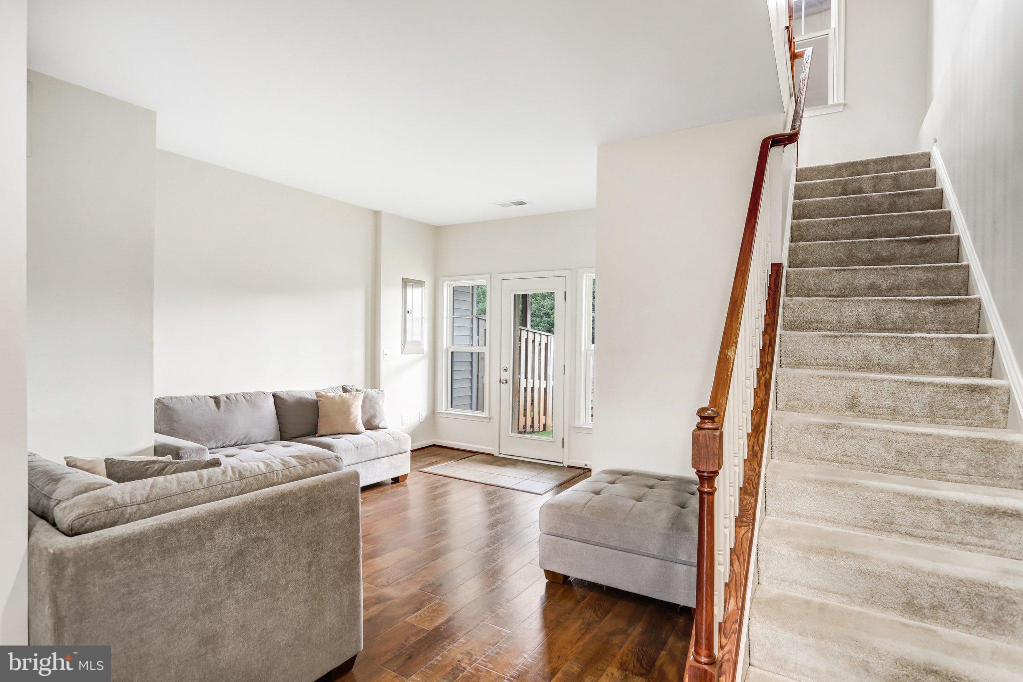 BROADLANDS STATION - Residential