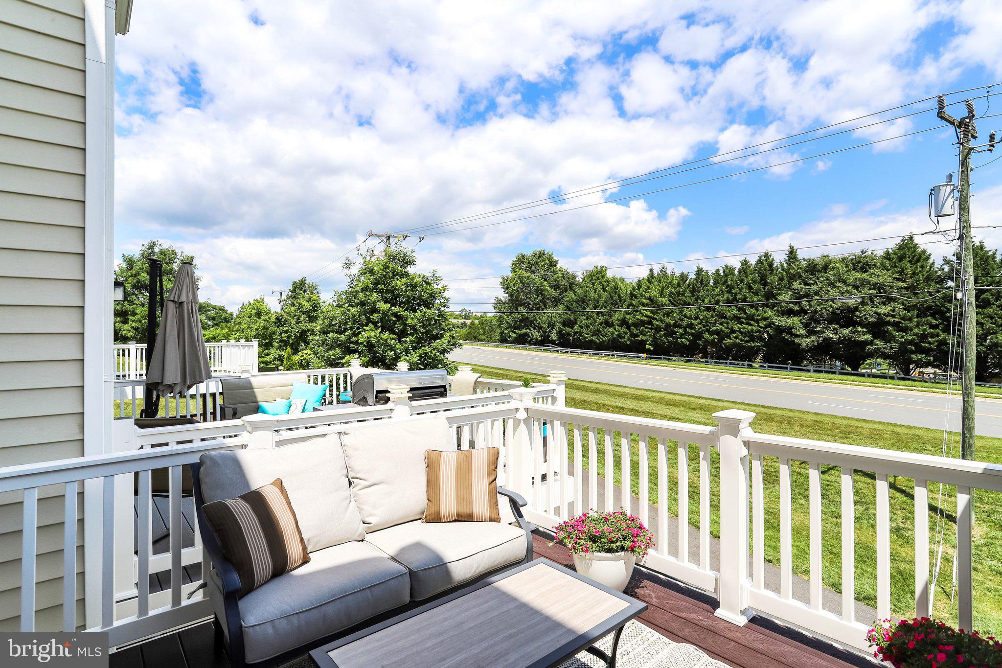 BROADLANDS STATION - Residential