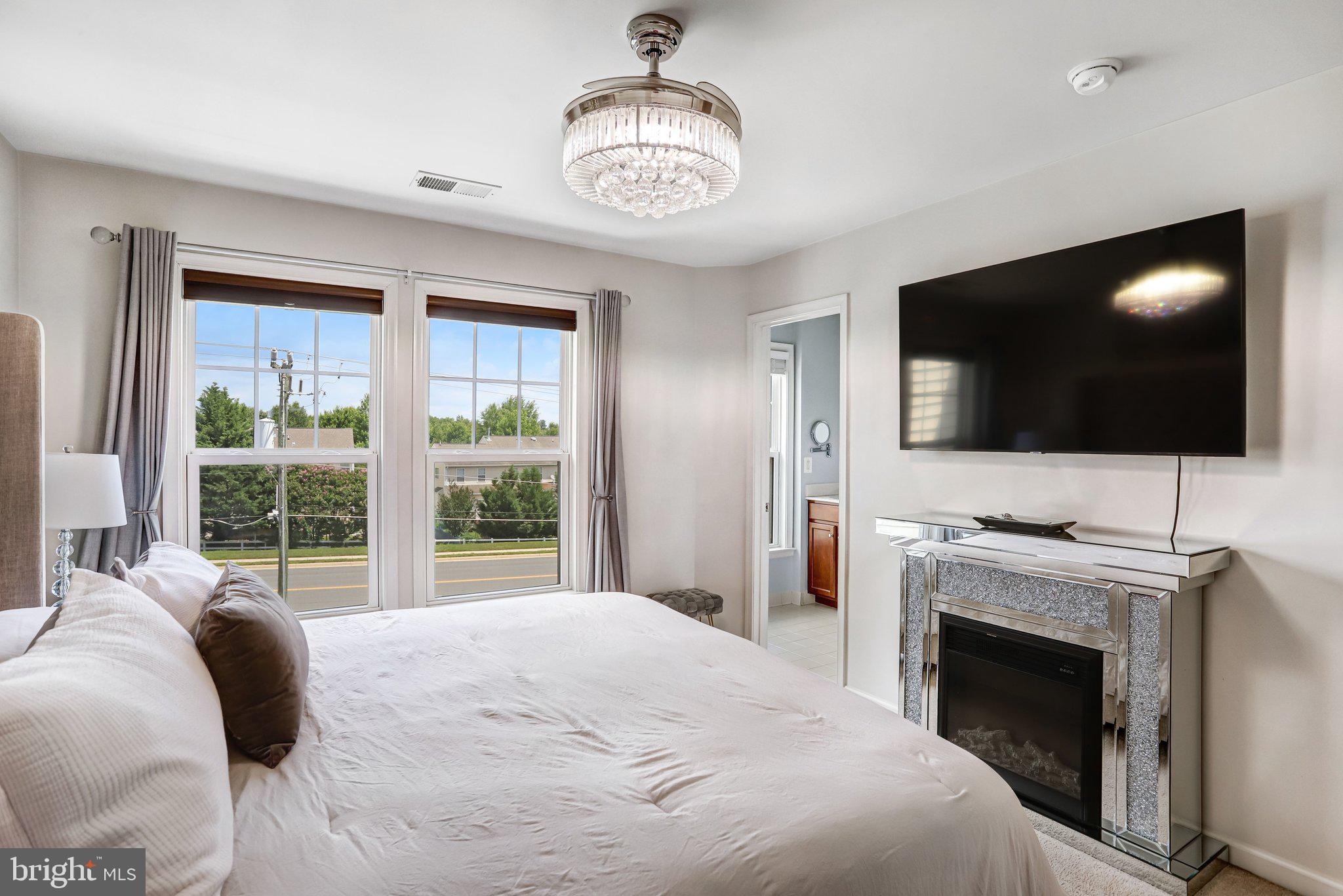 BROADLANDS STATION - Residential