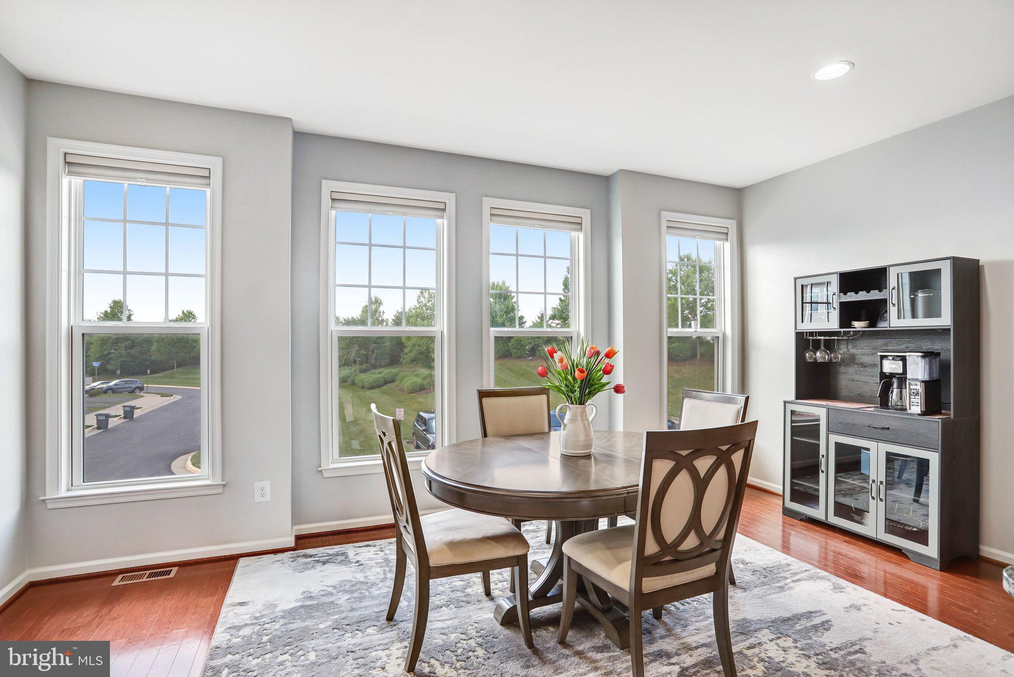 BROADLANDS STATION - Residential