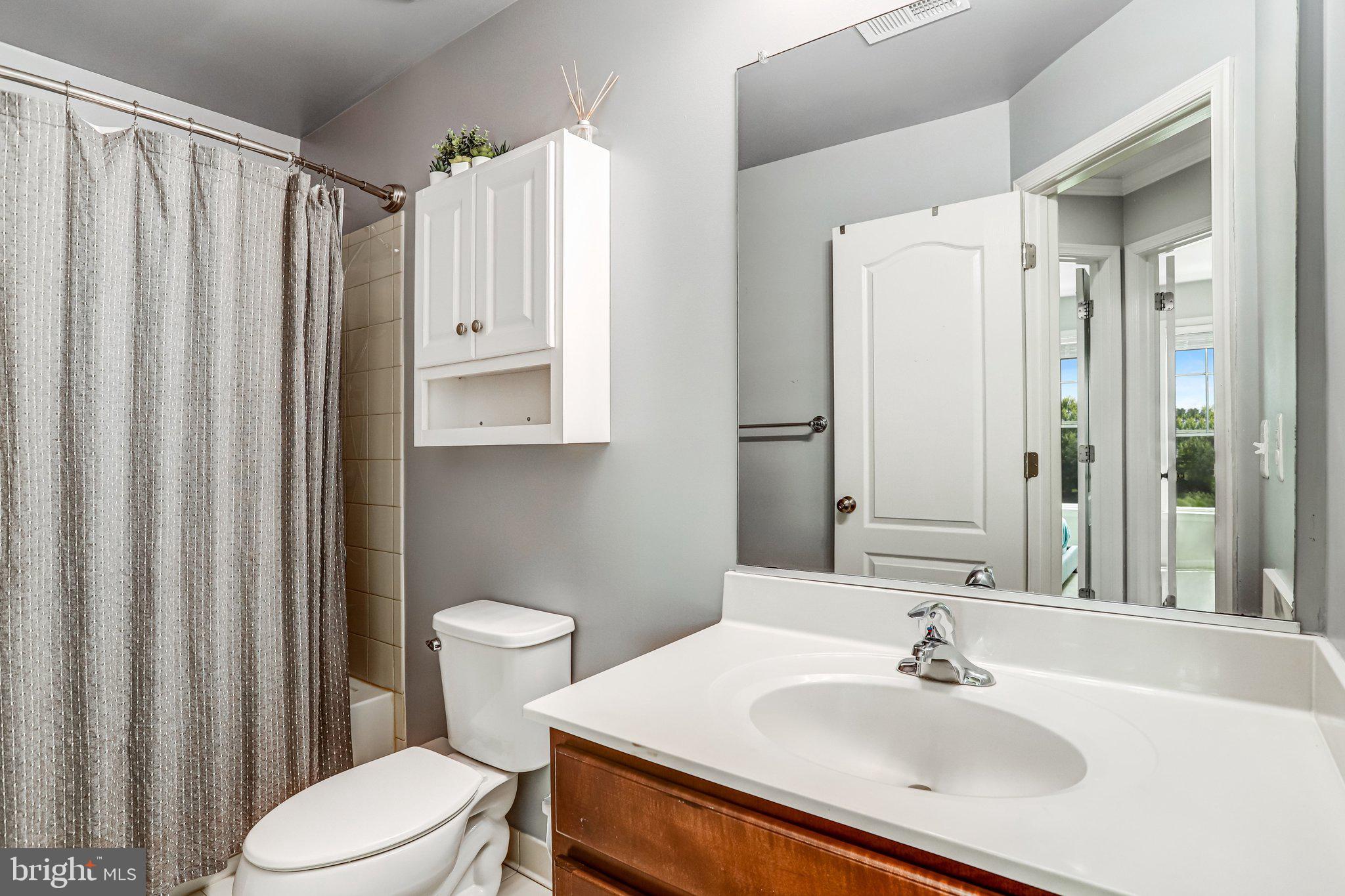 BROADLANDS STATION - Residential