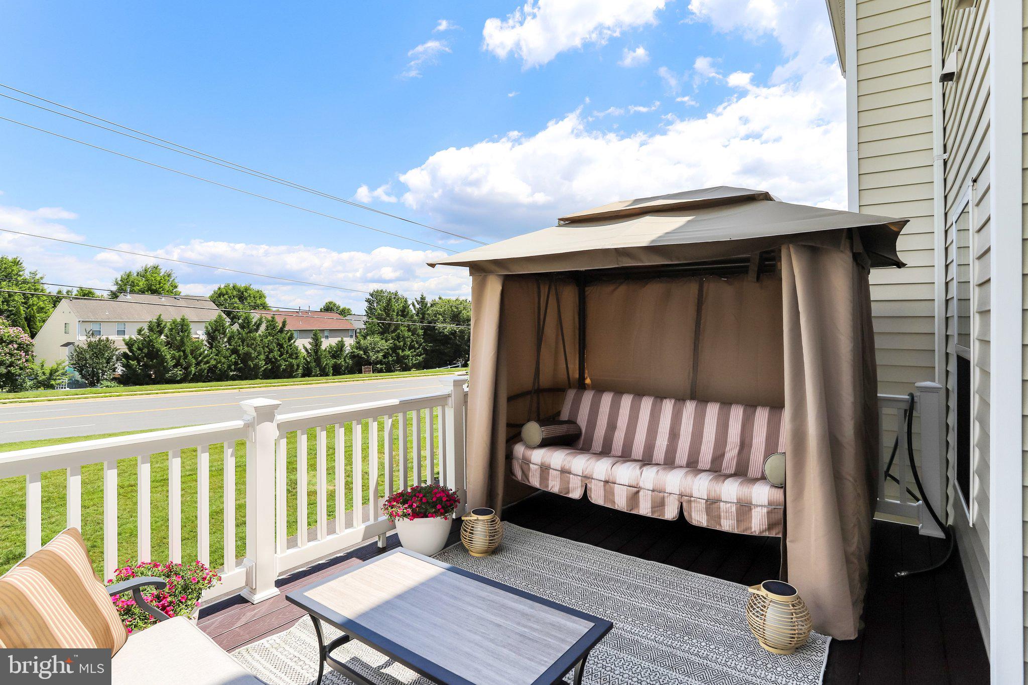 BROADLANDS STATION - Residential