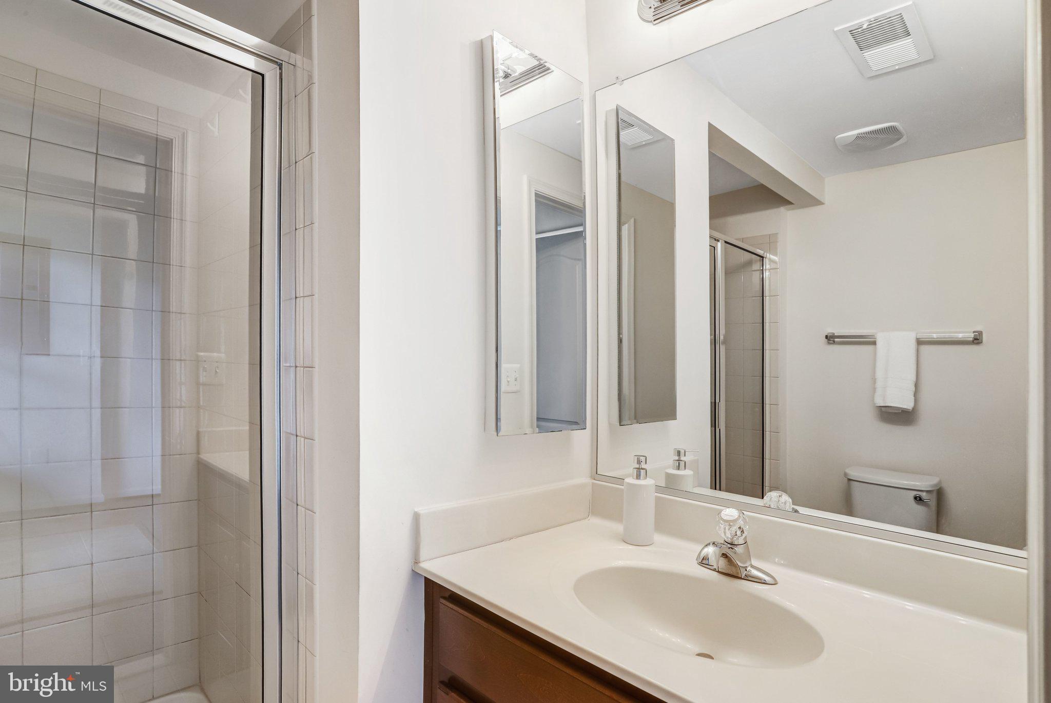 BROADLANDS STATION - Residential