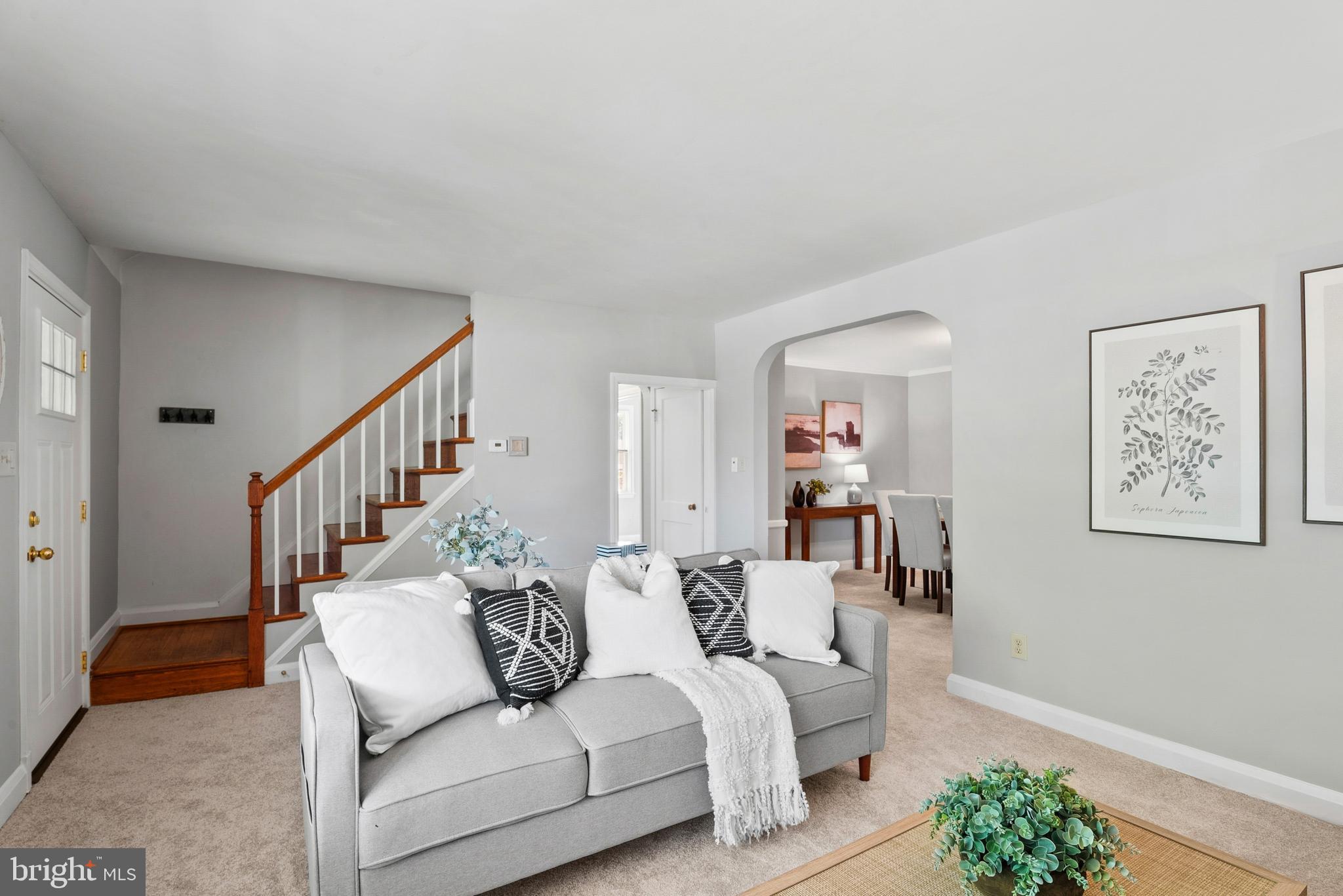 COLONIAL GARDENS - Residential