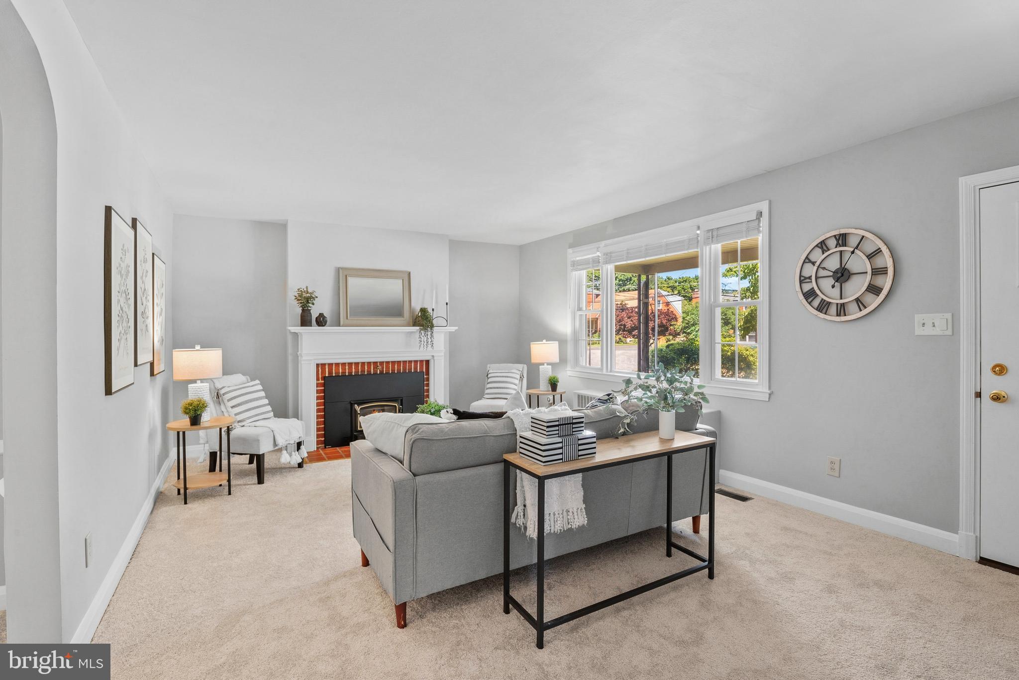 COLONIAL GARDENS - Residential