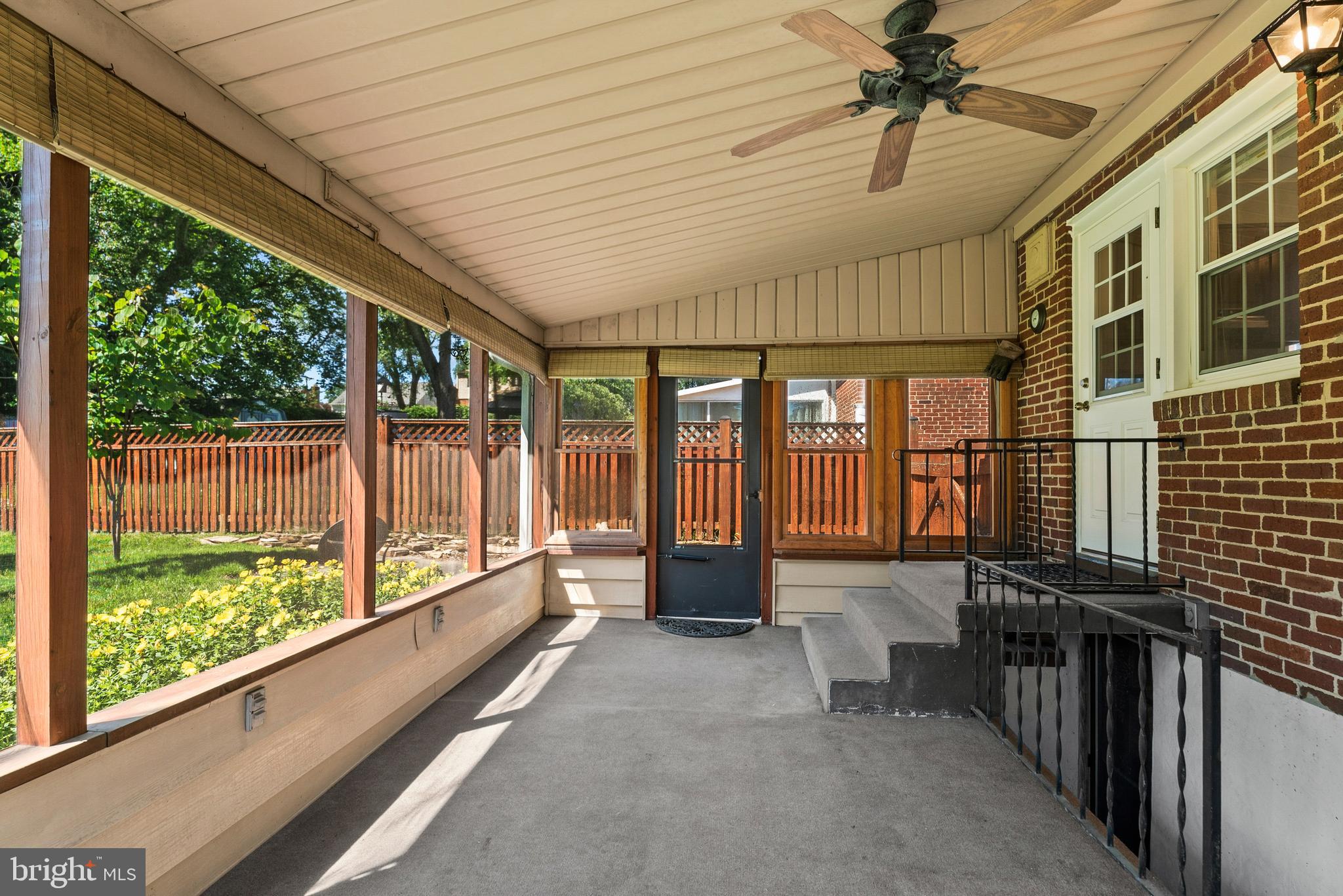 COLONIAL GARDENS - Residential