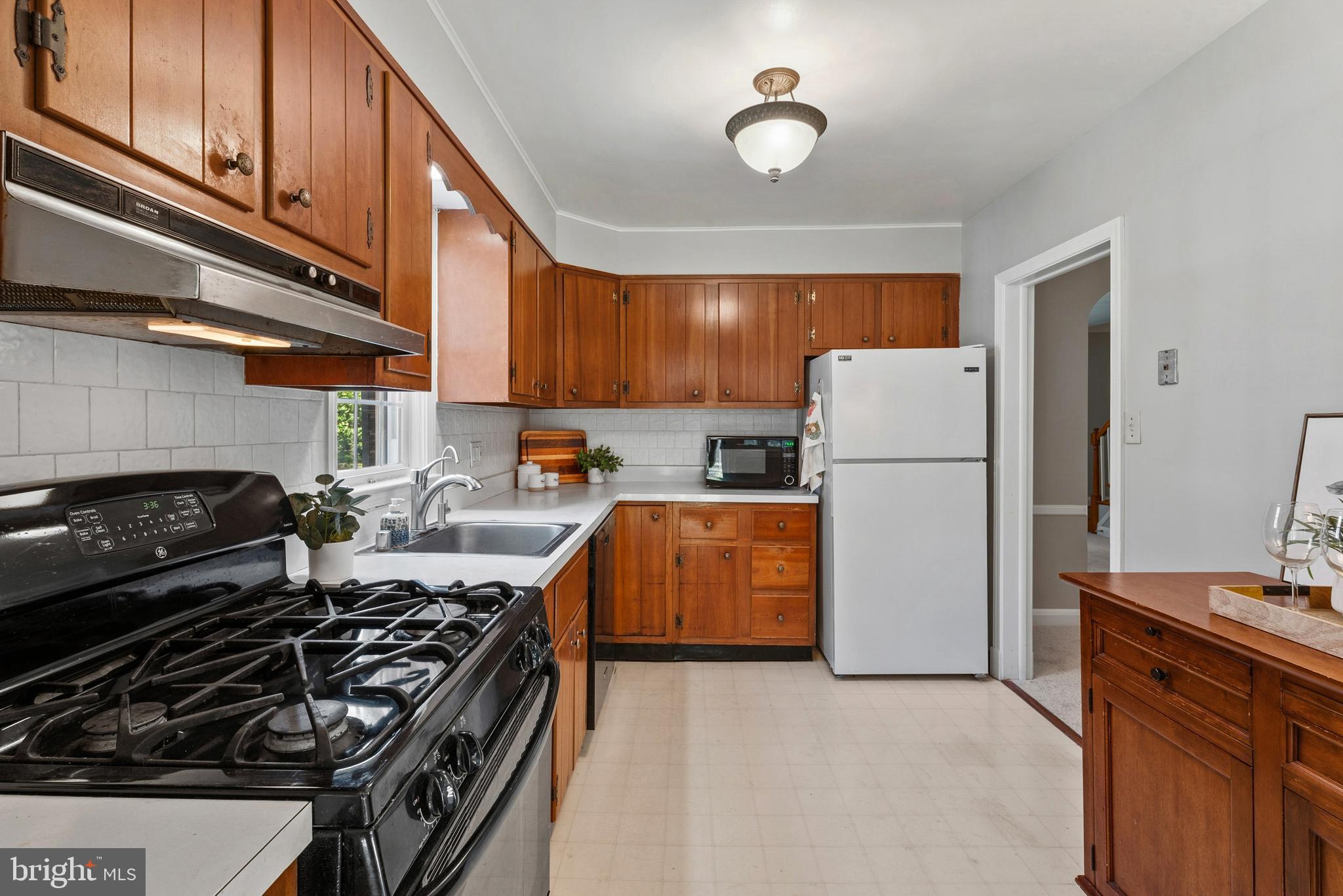 COLONIAL GARDENS - Residential
