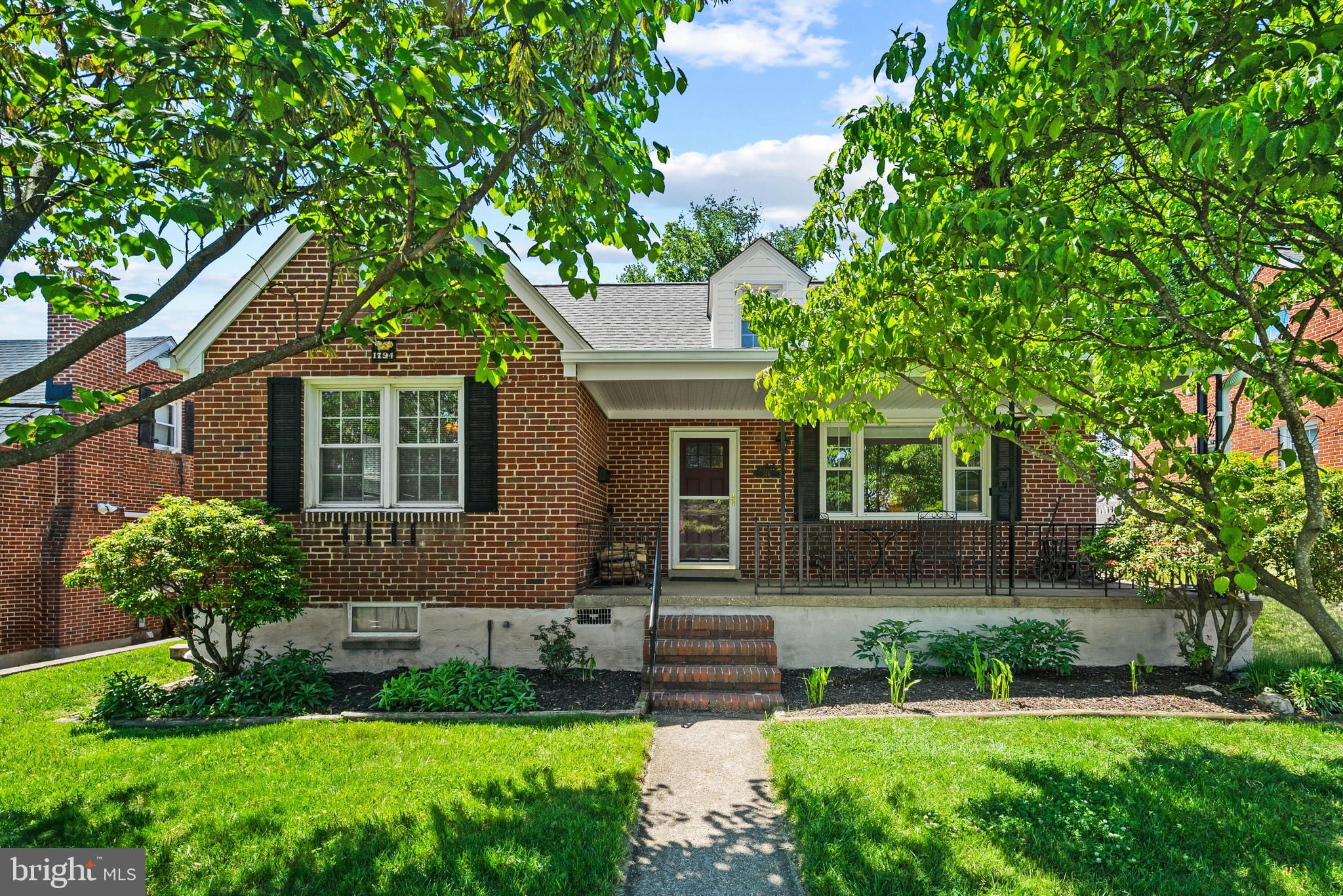 COLONIAL GARDENS - Residential