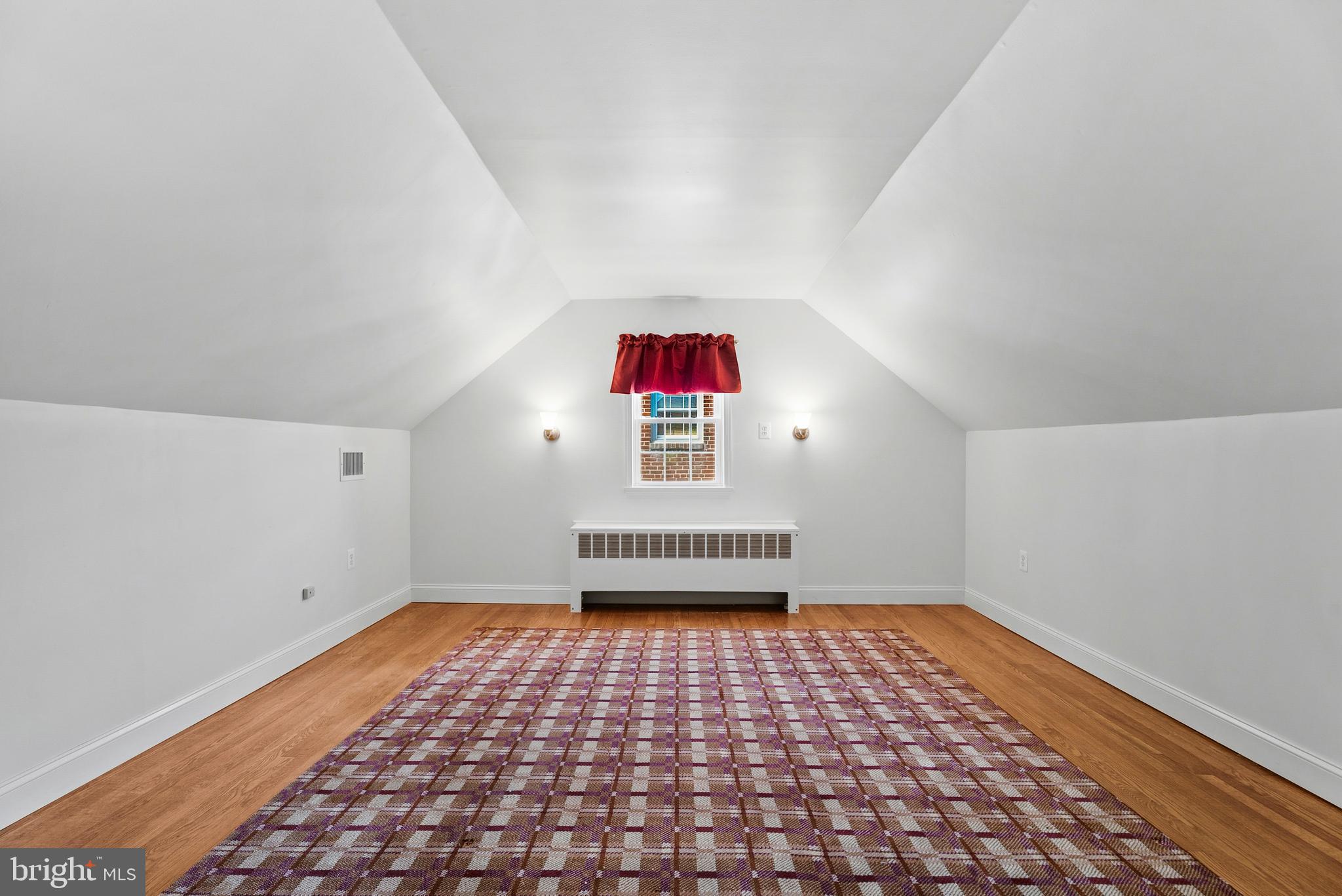 COLONIAL GARDENS - Residential