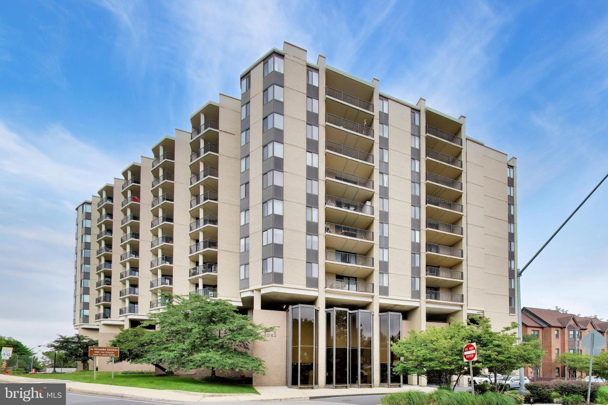 RIVIERA OF CHEVY CHASE - Residential