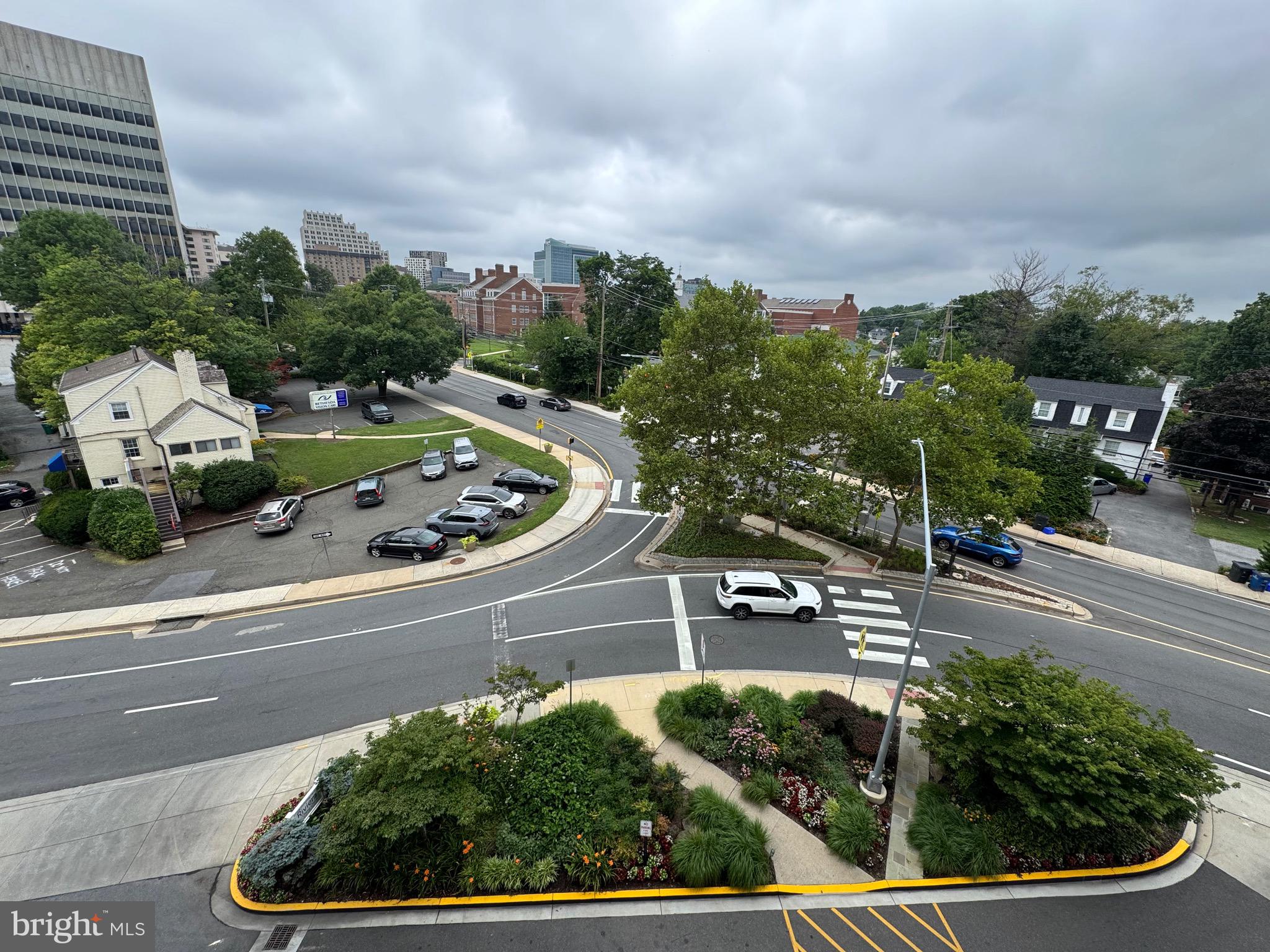 RIVIERA OF CHEVY CHASE - Residential