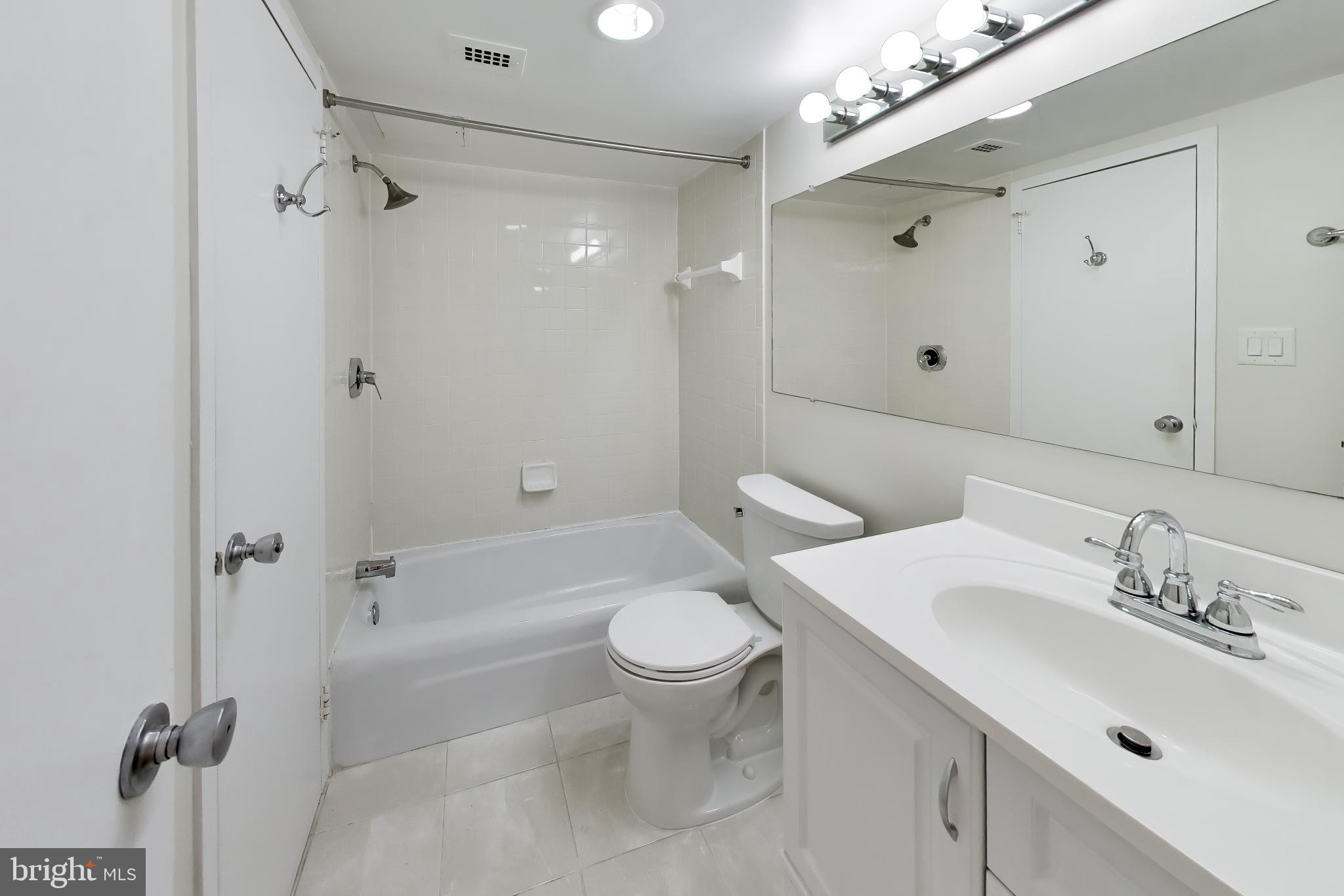 RIVIERA OF CHEVY CHASE - Residential