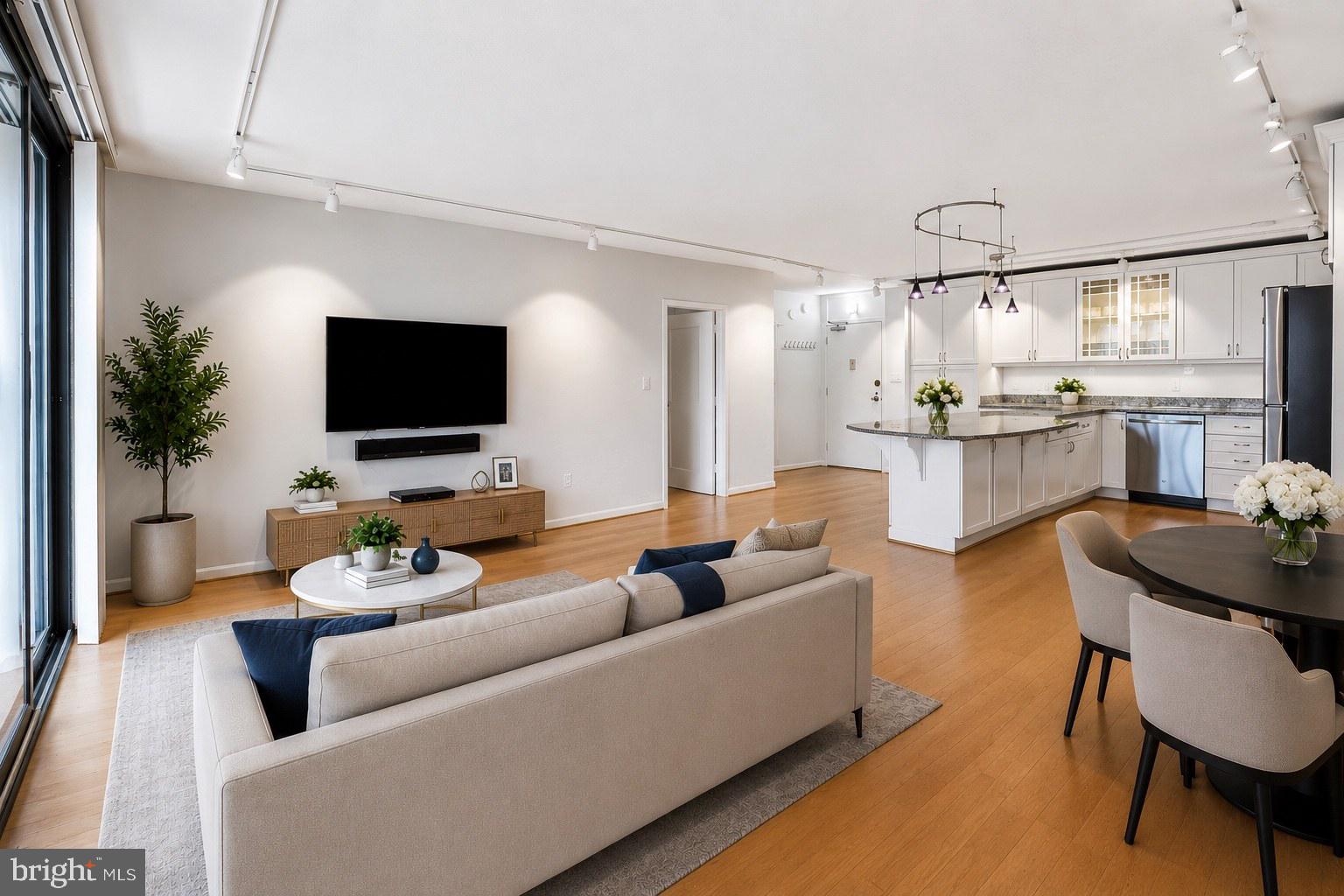 RIVIERA OF CHEVY CHASE - Residential