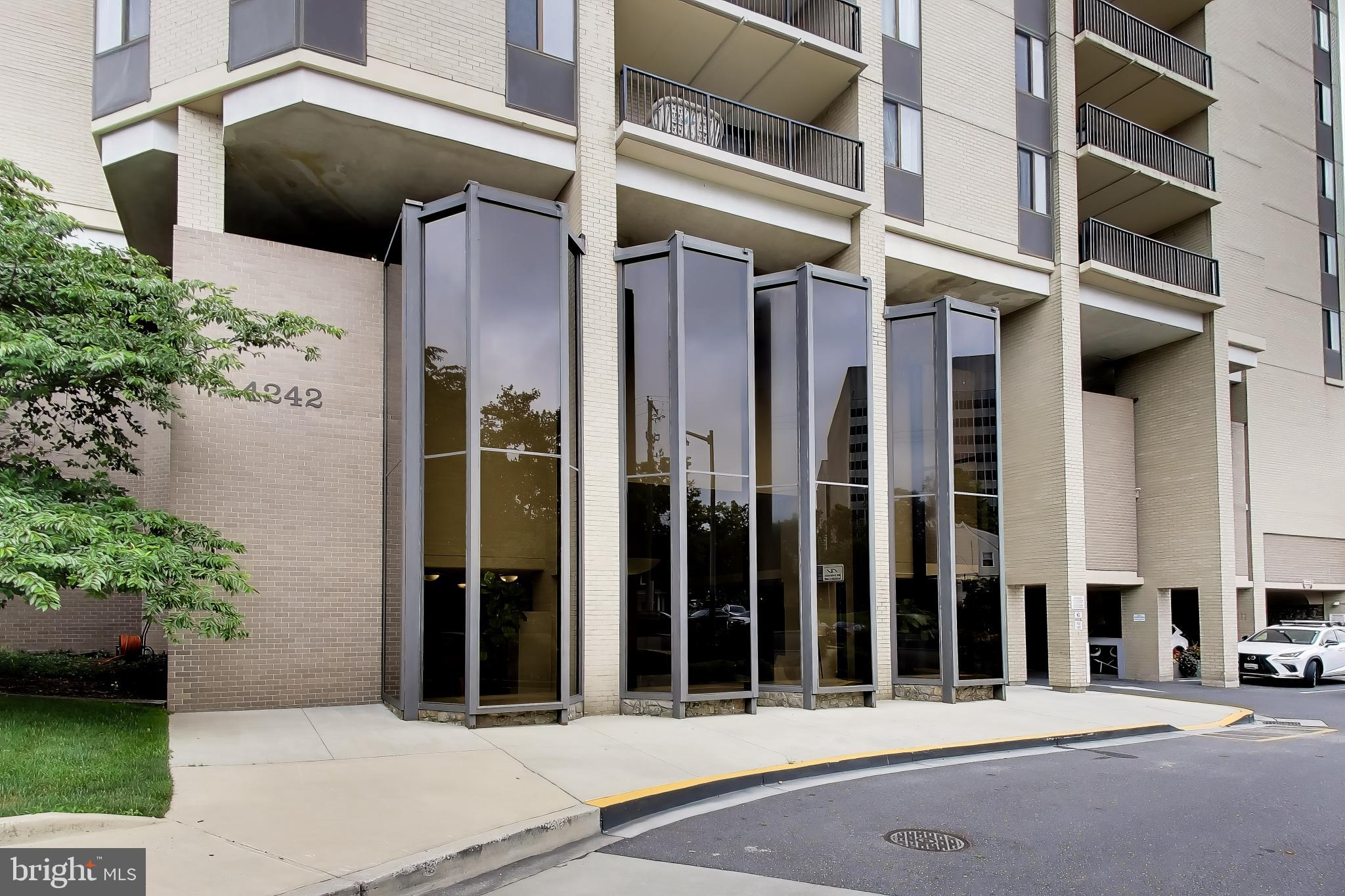 RIVIERA OF CHEVY CHASE - Residential