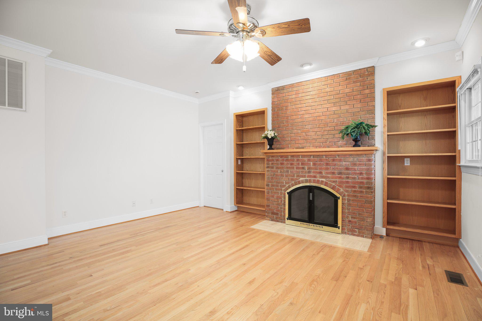 HUNTINGTON HILLS - Residential