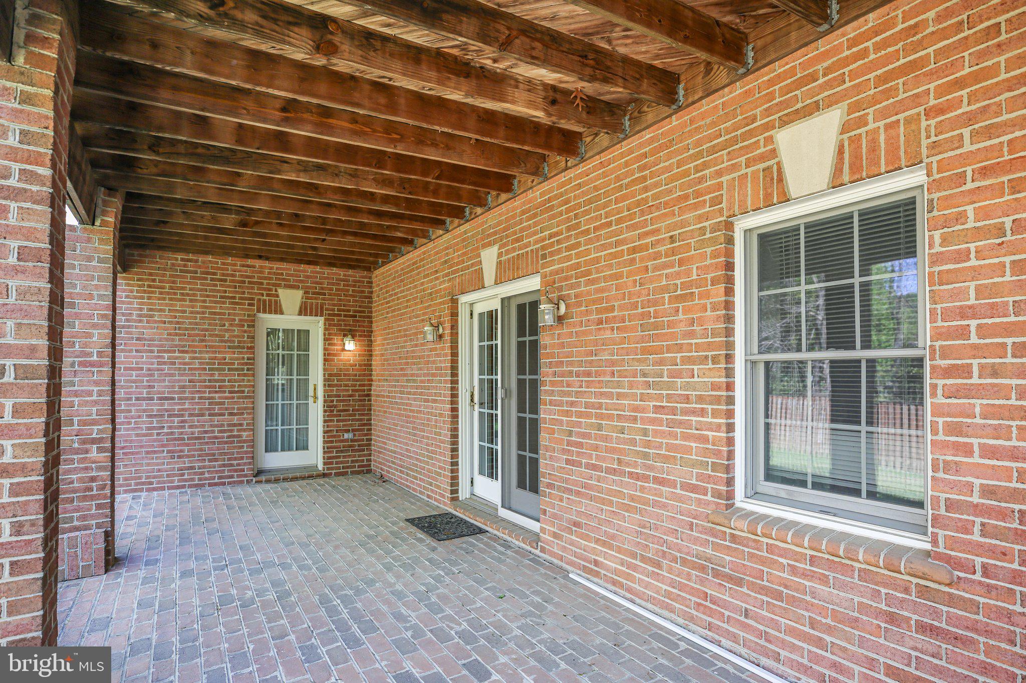 HUNTINGTON HILLS - Residential