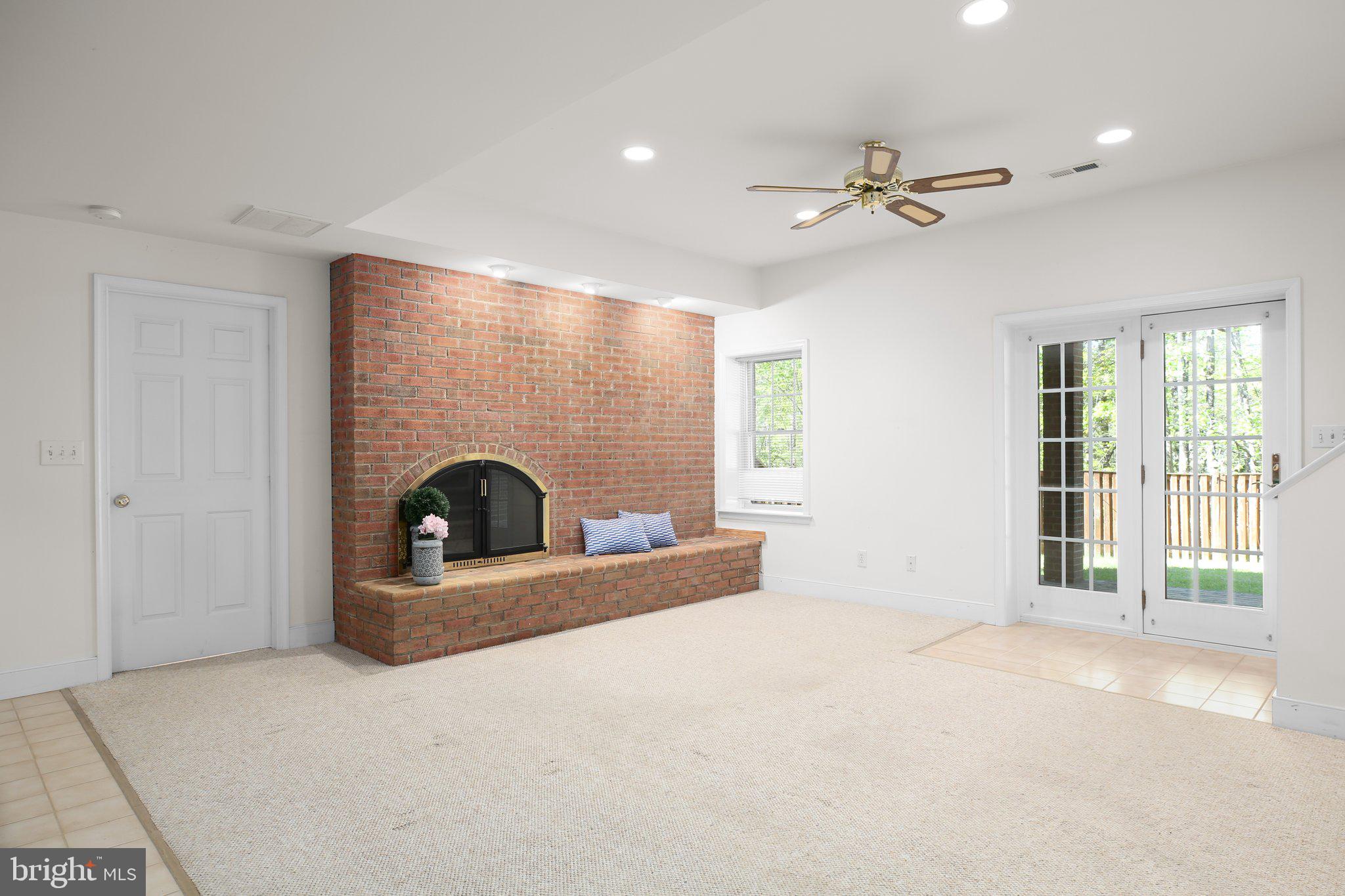 HUNTINGTON HILLS - Residential