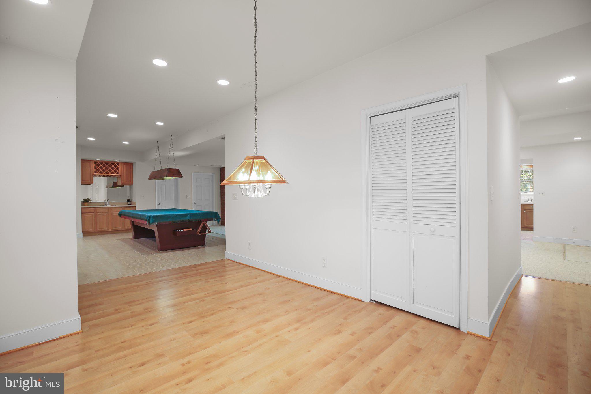 HUNTINGTON HILLS - Residential