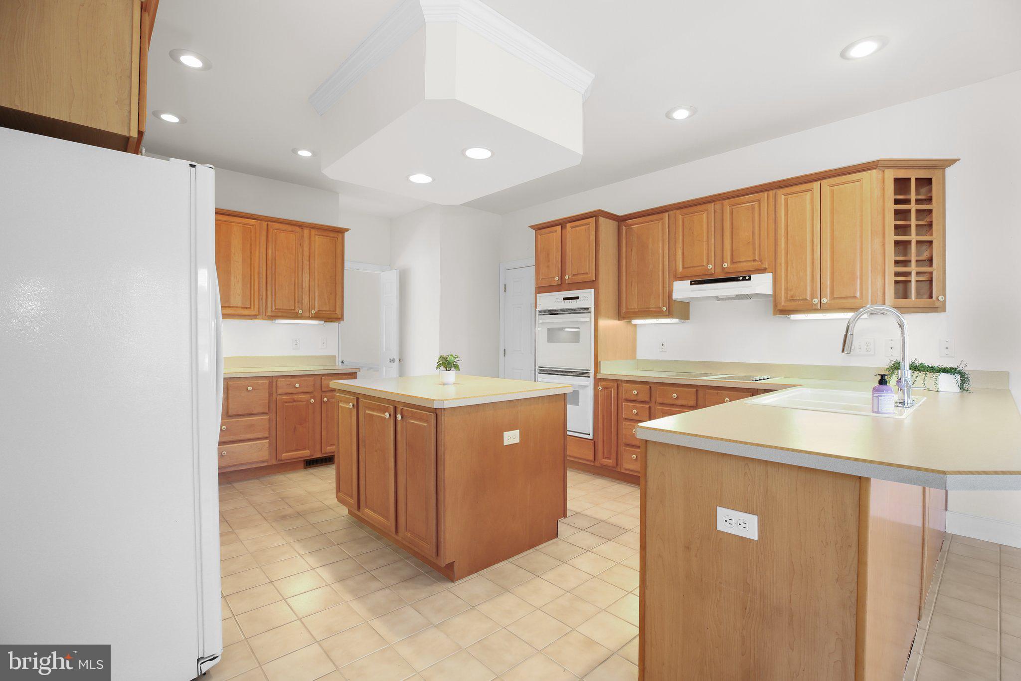 HUNTINGTON HILLS - Residential