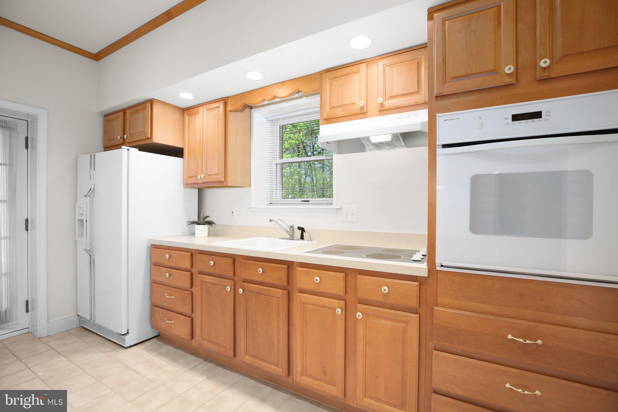 HUNTINGTON HILLS - Residential