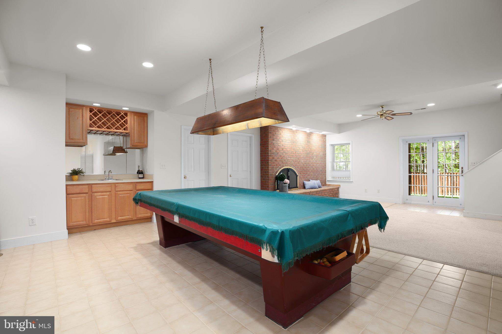 HUNTINGTON HILLS - Residential