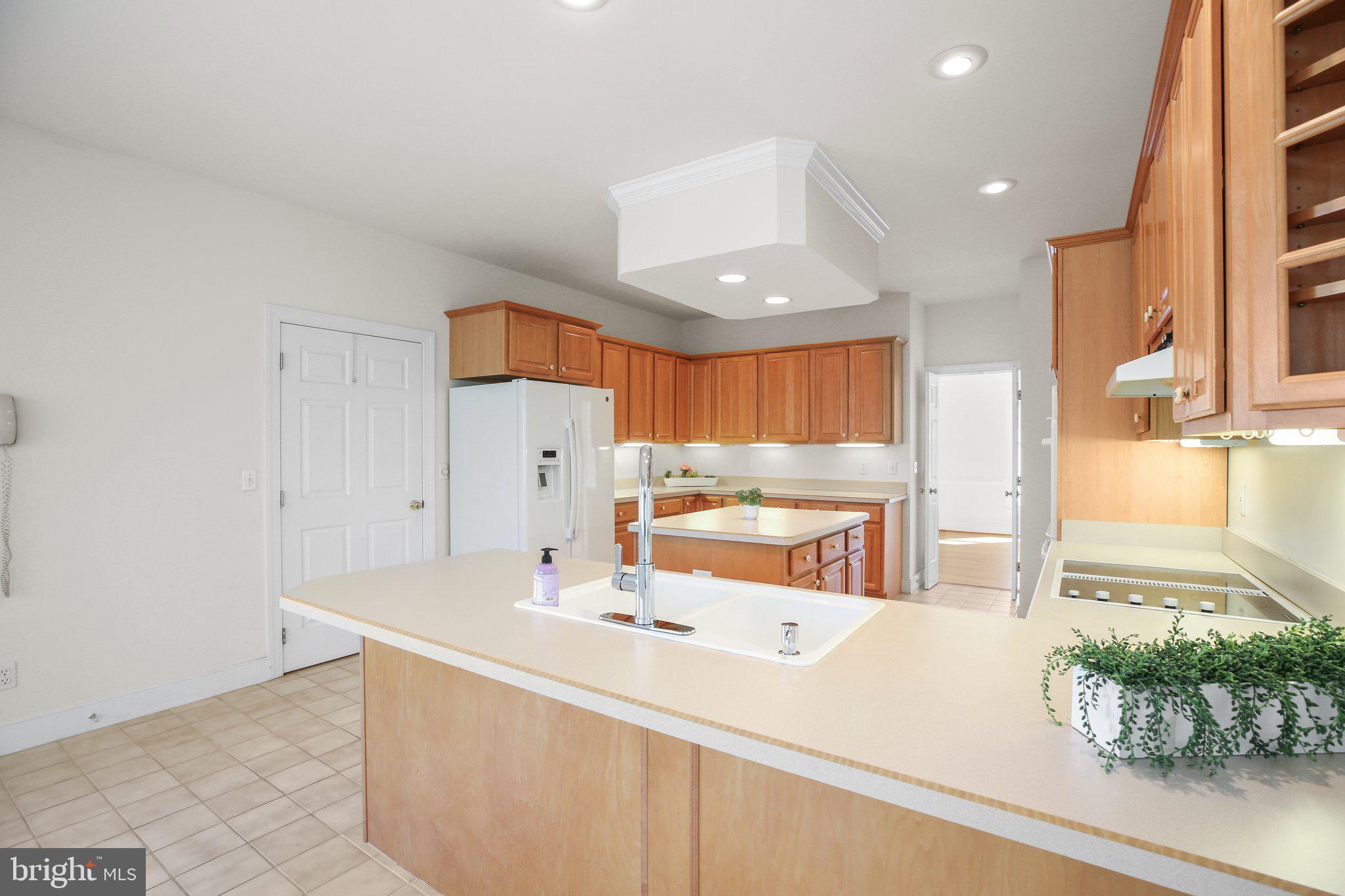 HUNTINGTON HILLS - Residential