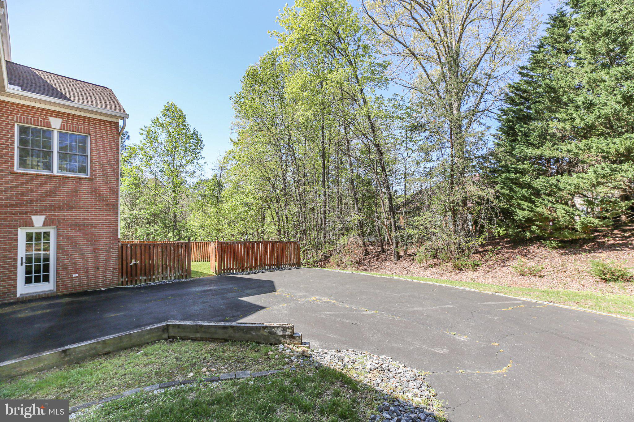 HUNTINGTON HILLS - Residential