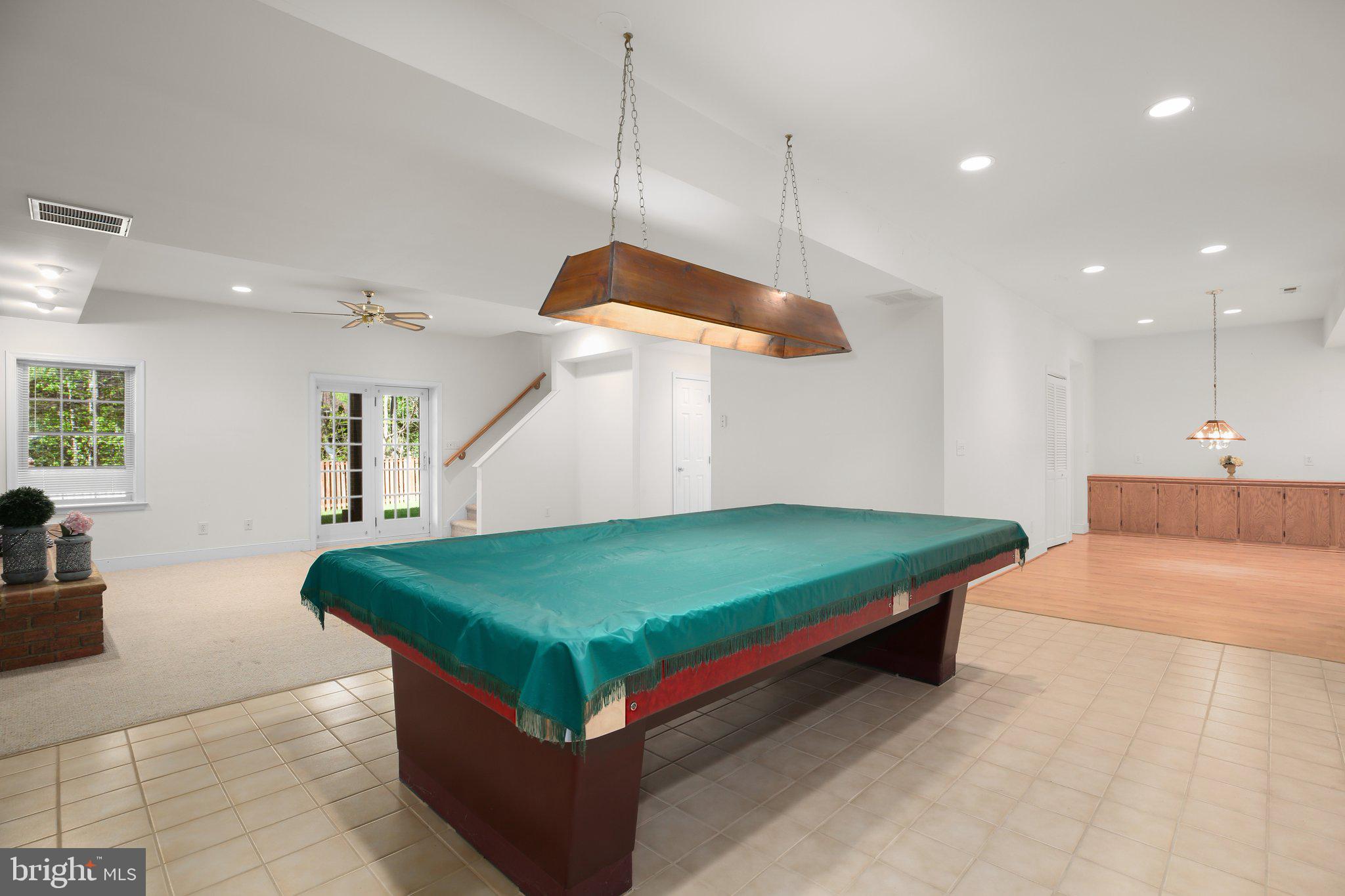 HUNTINGTON HILLS - Residential