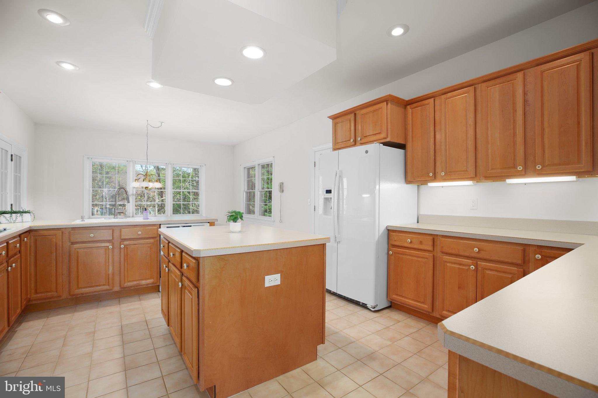 HUNTINGTON HILLS - Residential