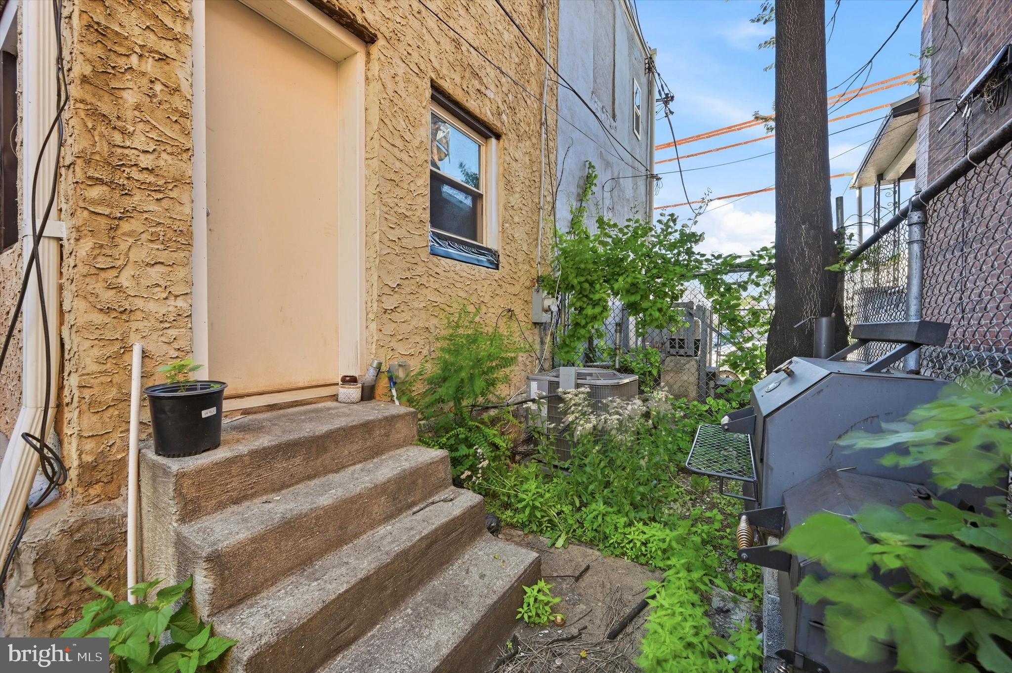 WEST PHILADELPHIA - Residential