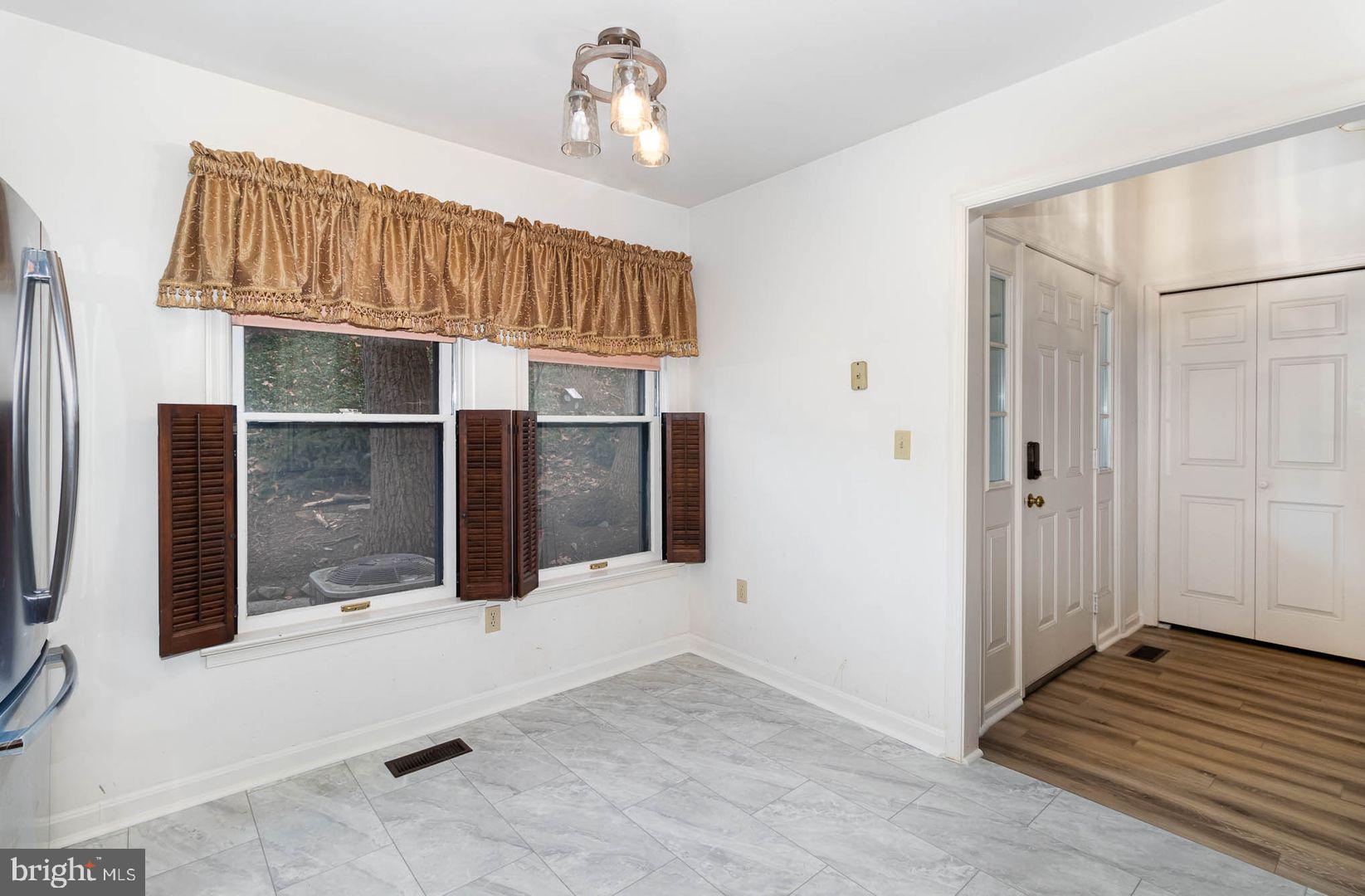 OAKMONT - Residential Lease