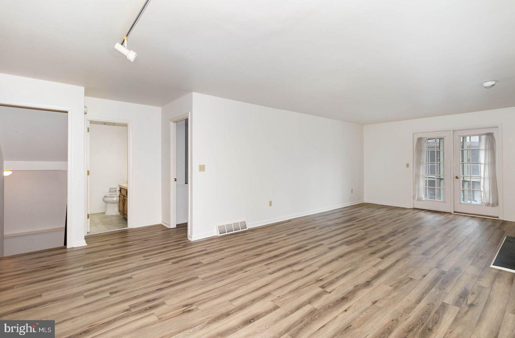 OAKMONT - Residential Lease