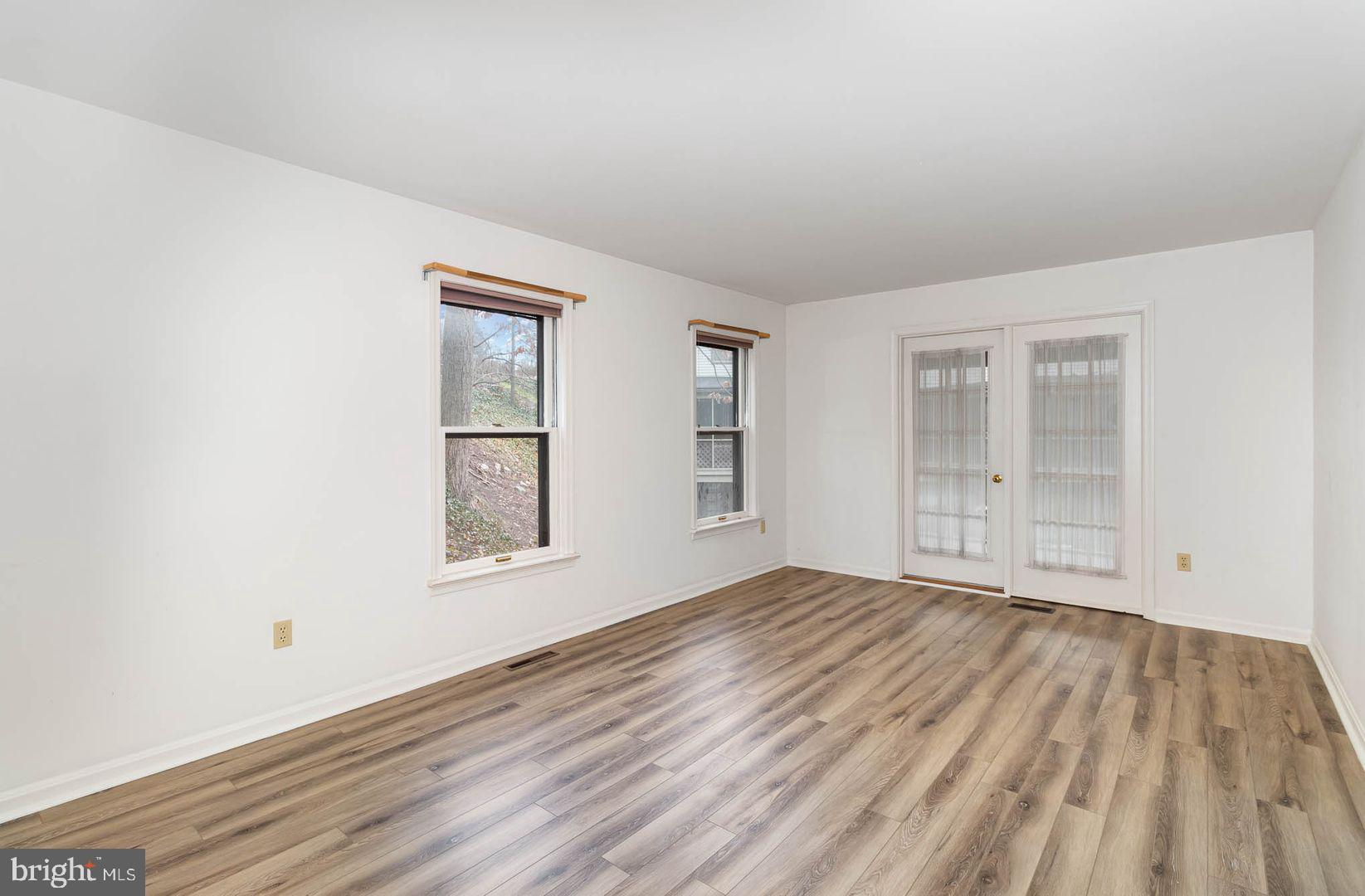 OAKMONT - Residential Lease