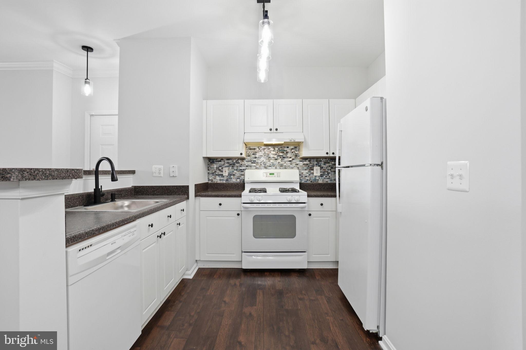 FAIRFAX RIDGE CONDOS - Residential