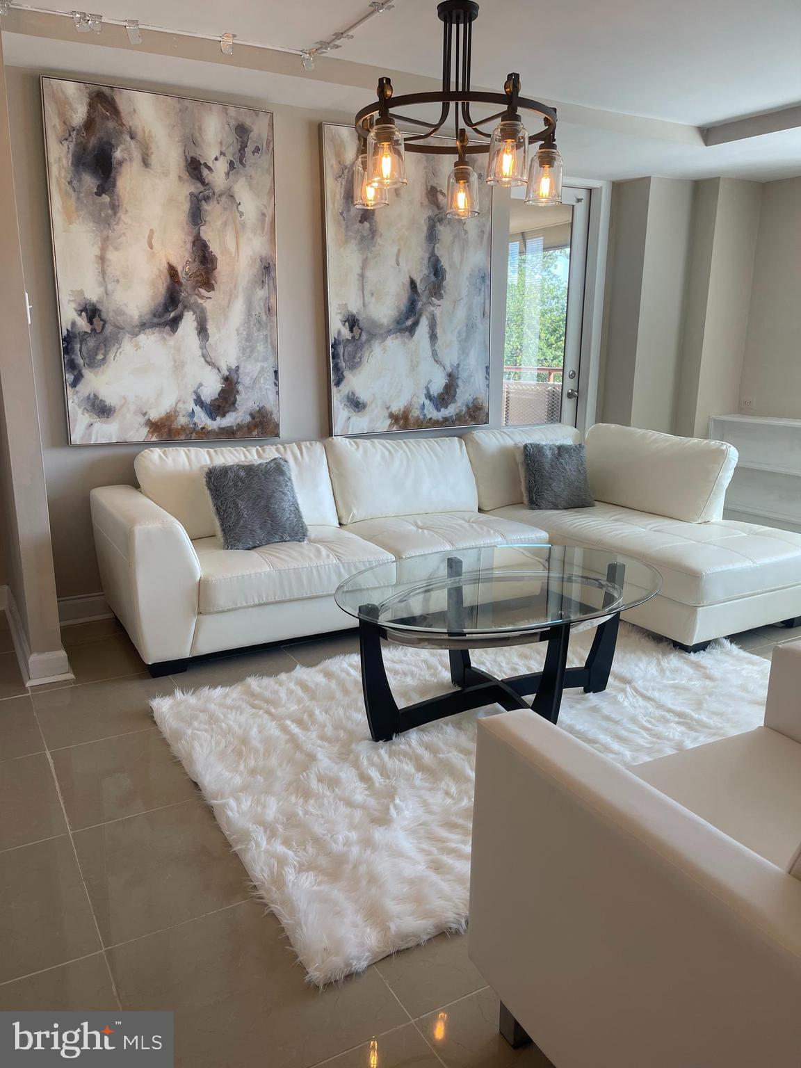 RIVER PLACE - Residential