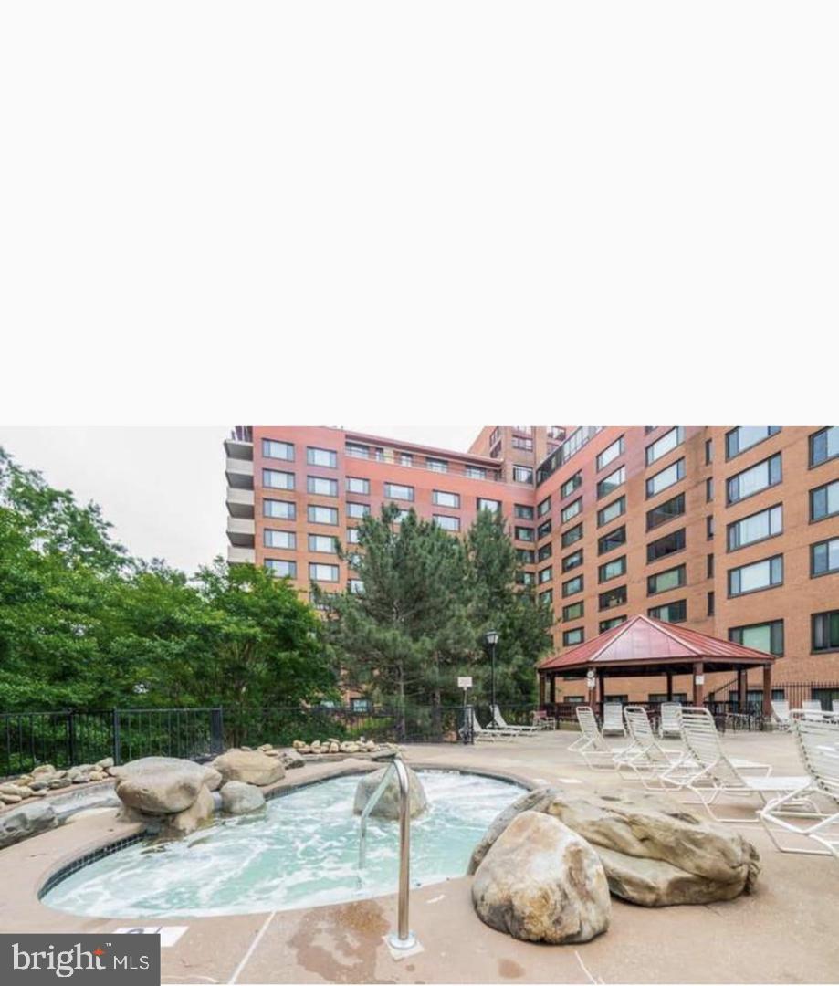 RIVER PLACE - Residential
