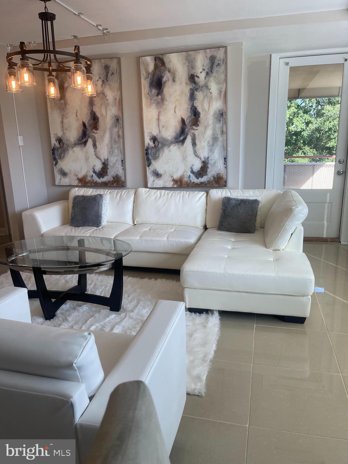 RIVER PLACE - Residential