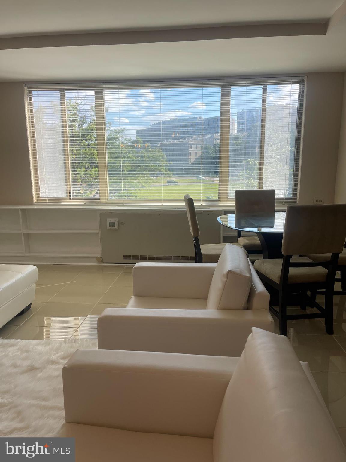 RIVER PLACE - Residential