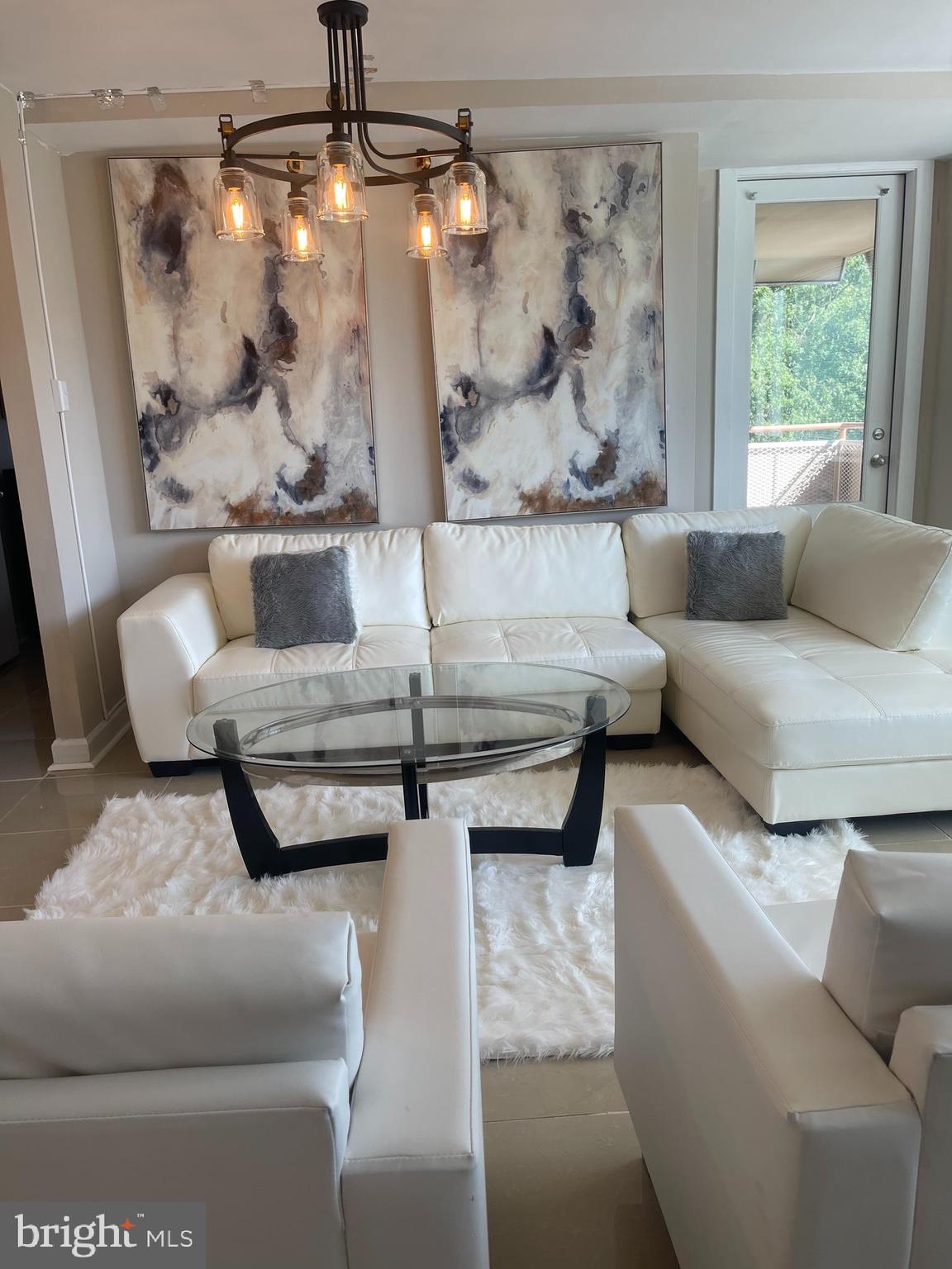 RIVER PLACE - Residential