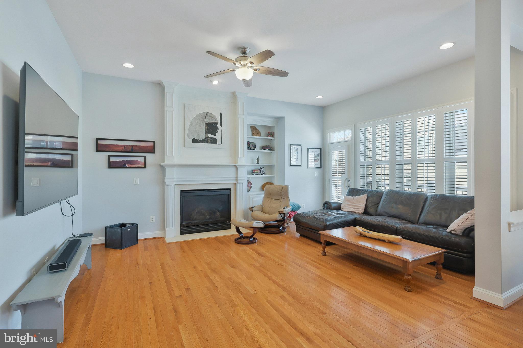 LANSDOWNE ON THE POTOMAC - Residential