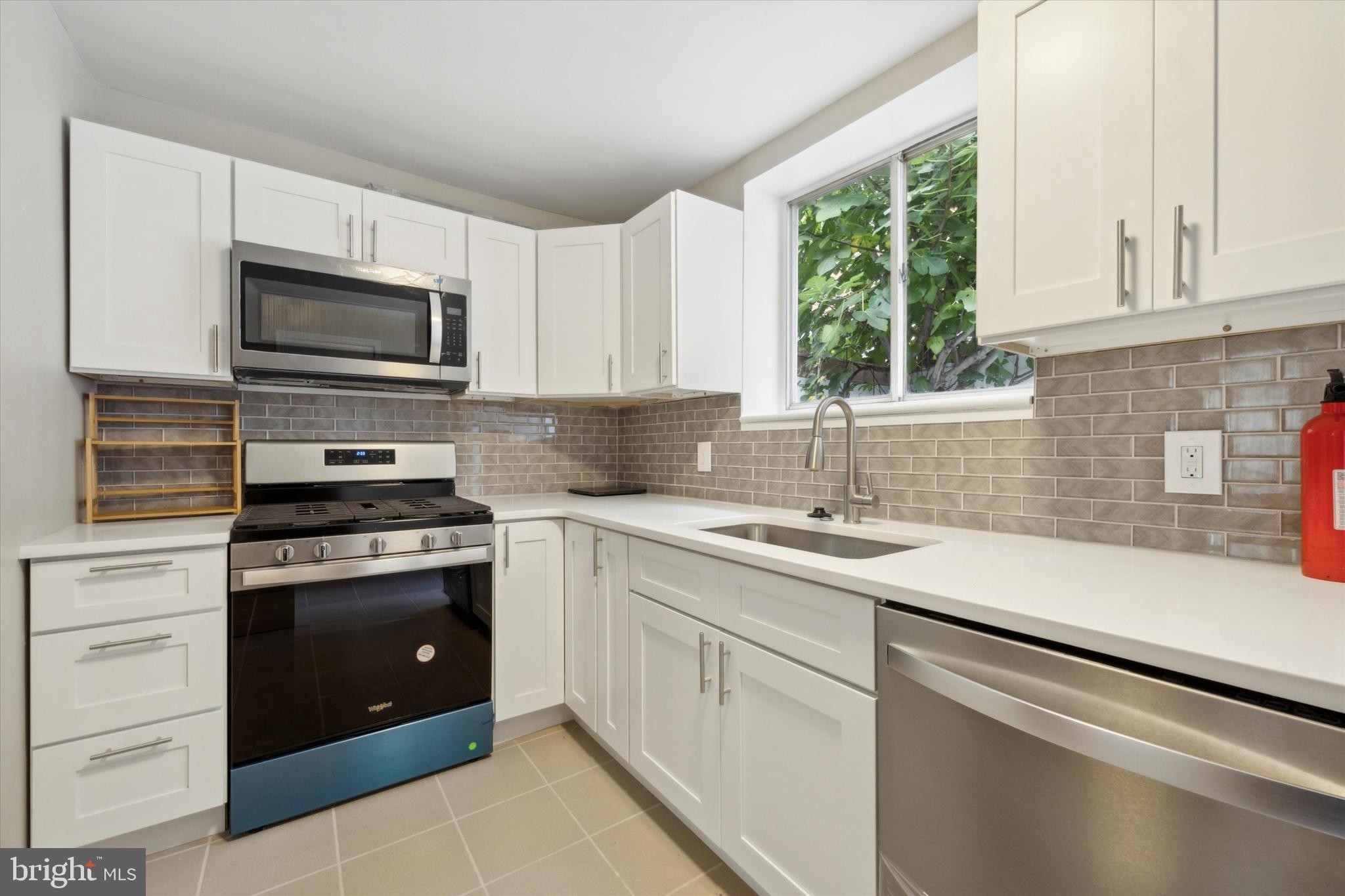 ITALIAN MARKET - Residential