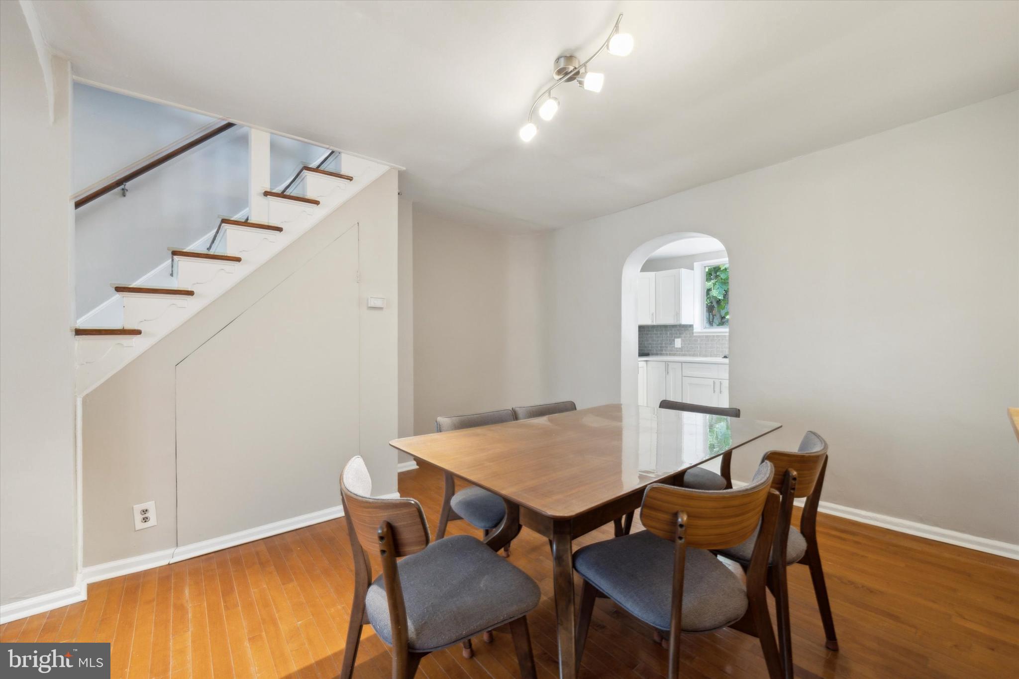 ITALIAN MARKET - Residential