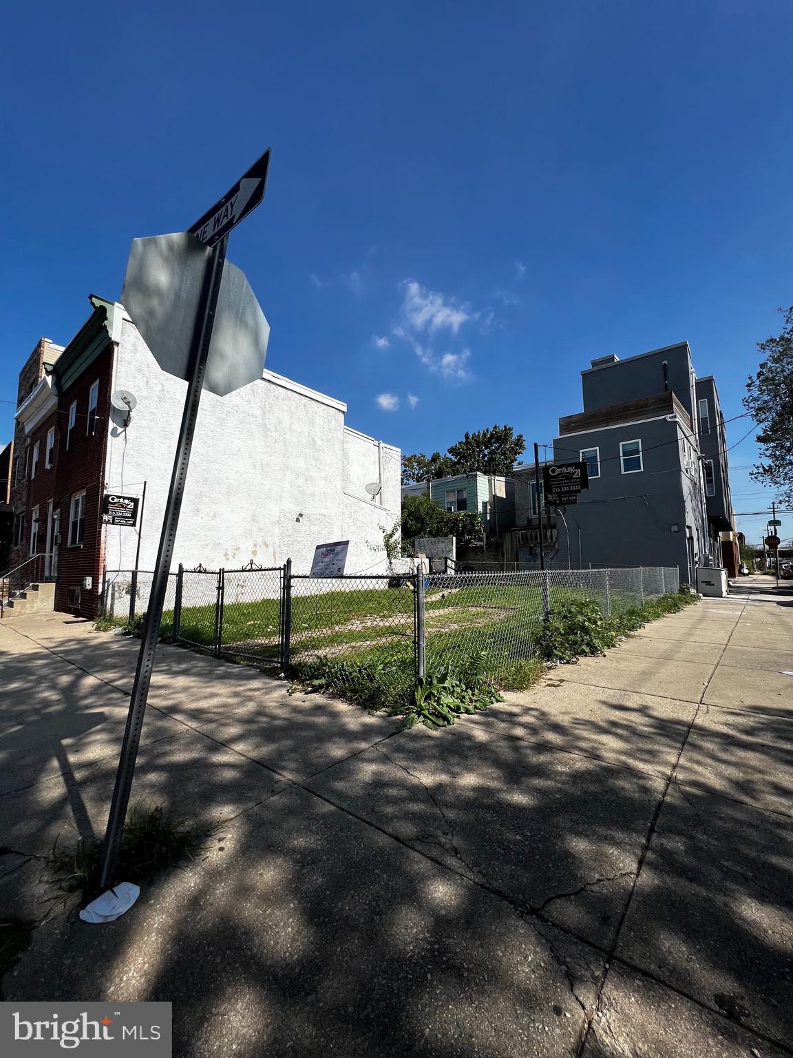 GRAYS FERRY - Land