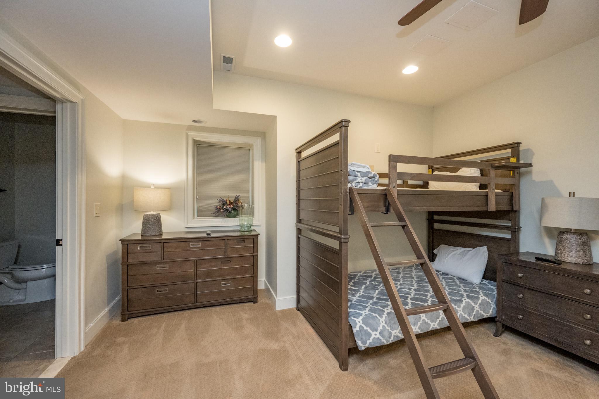 NORTHGLADE HILLS - Residential