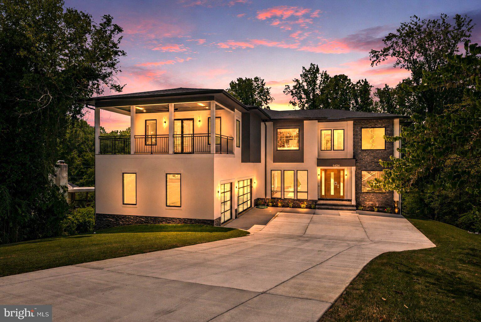 SALONA VILLAGE - Residential