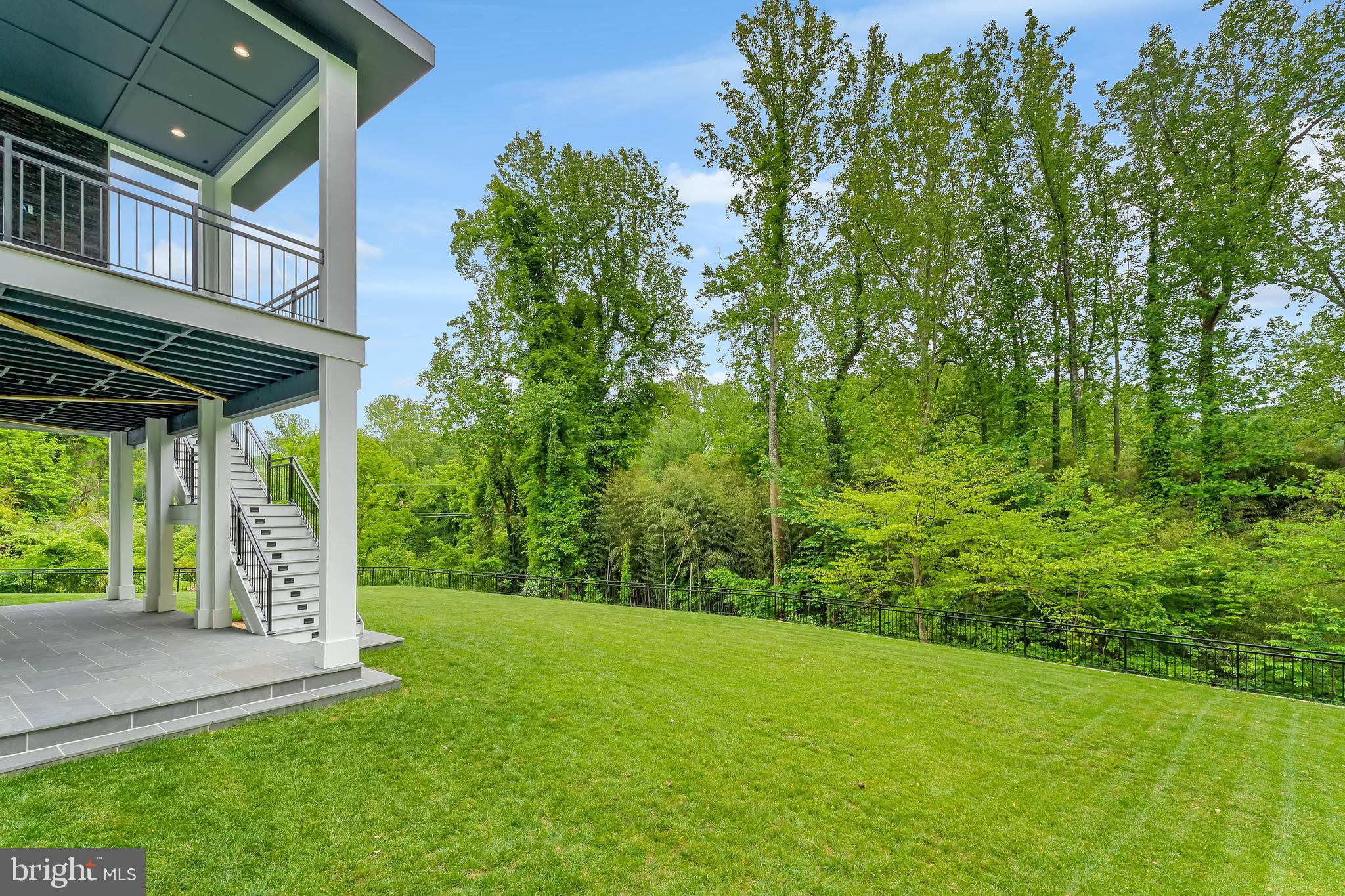 SALONA VILLAGE - Residential